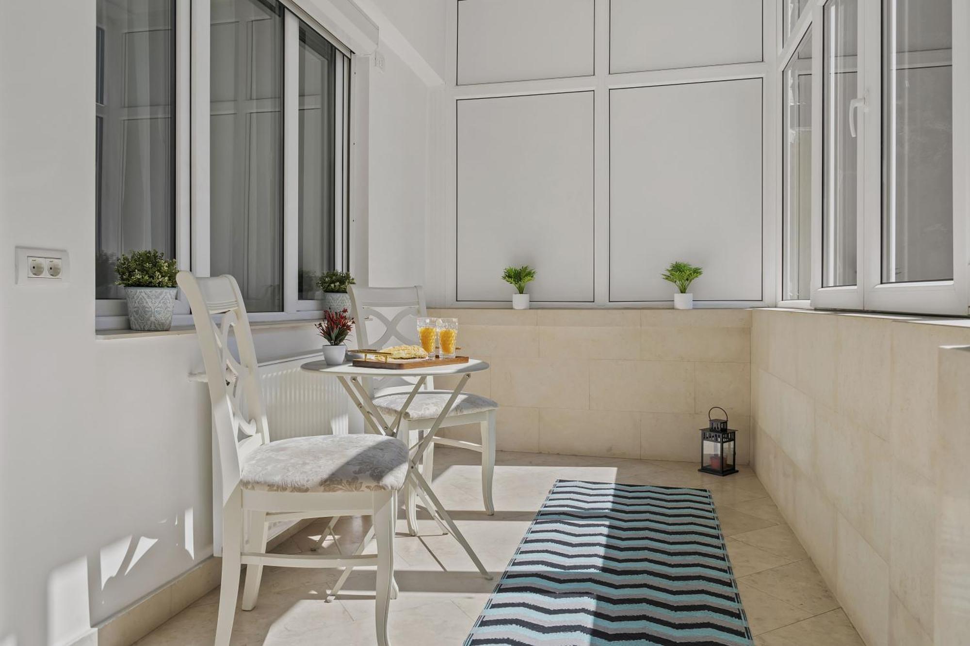 Apartment Sweet Luxury Three City Center Universitate Bucharest