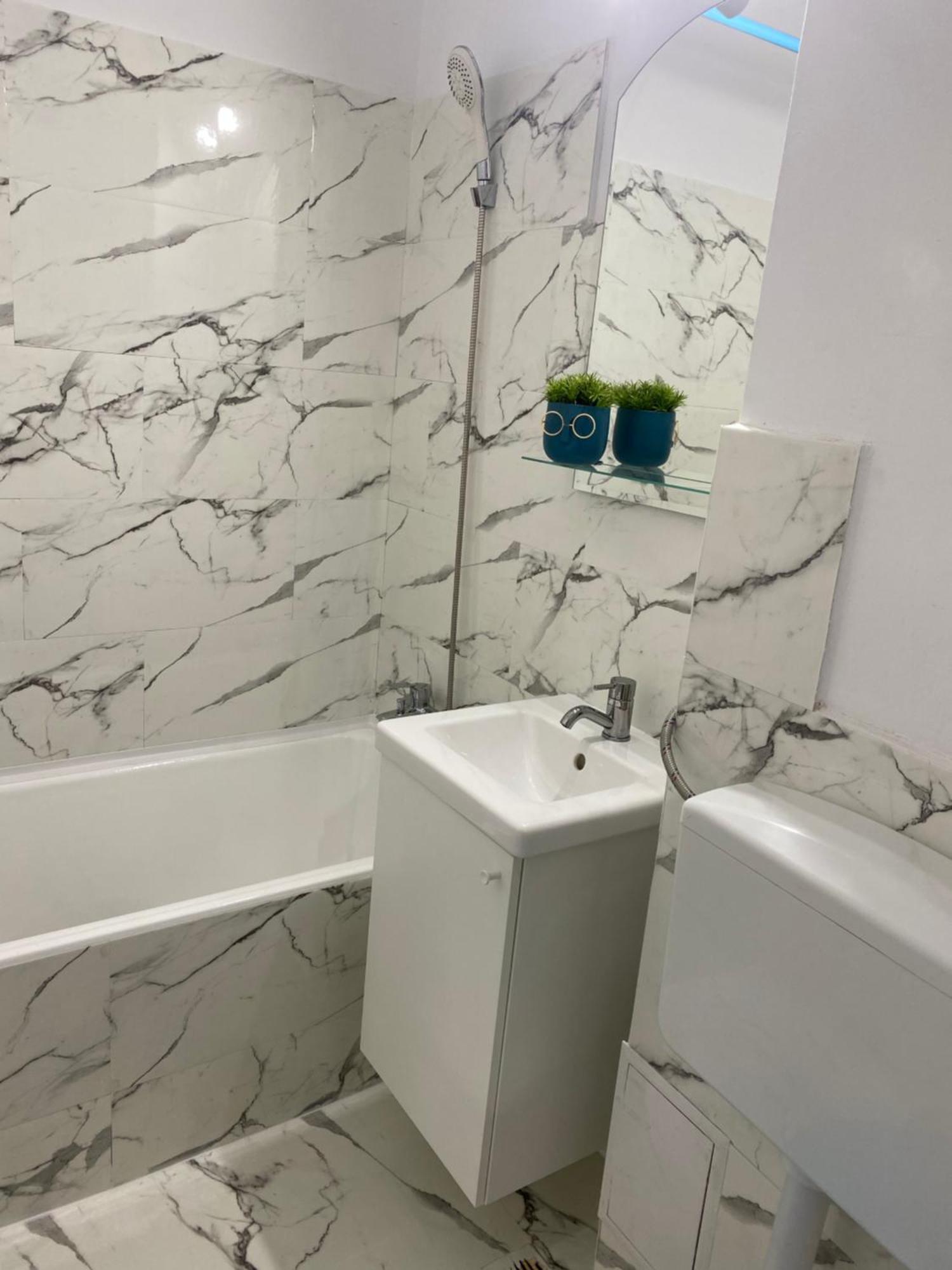 Garsoniera 552 *