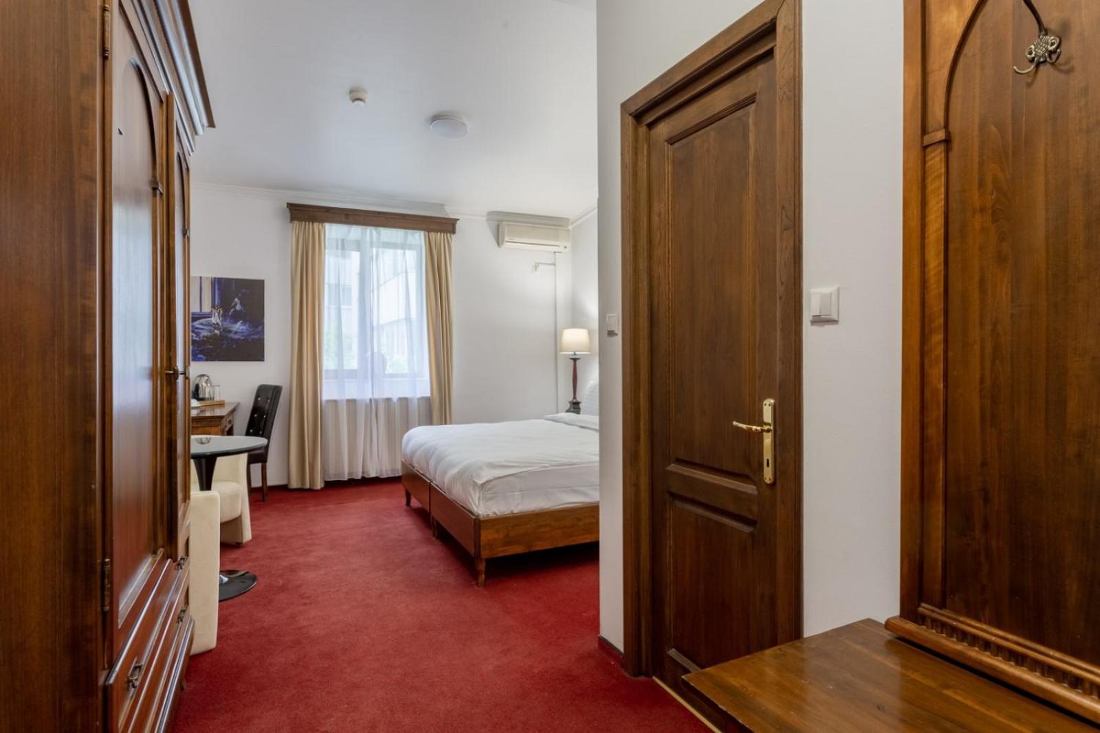 Arc De Triomphe By Citybookings