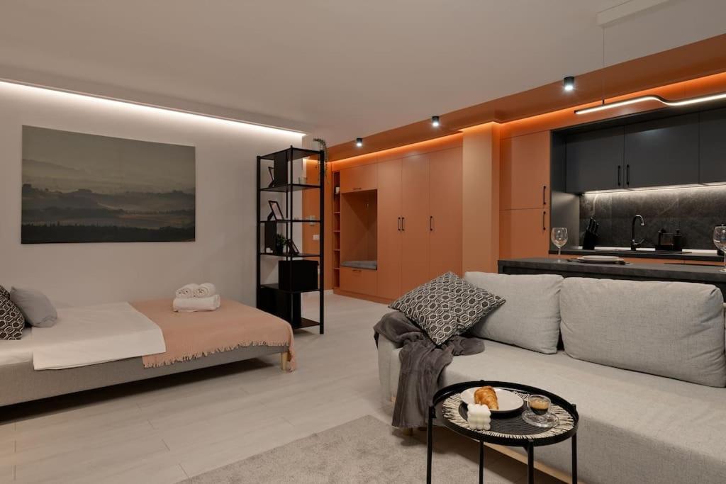 Urban Haven - Modern Apartment