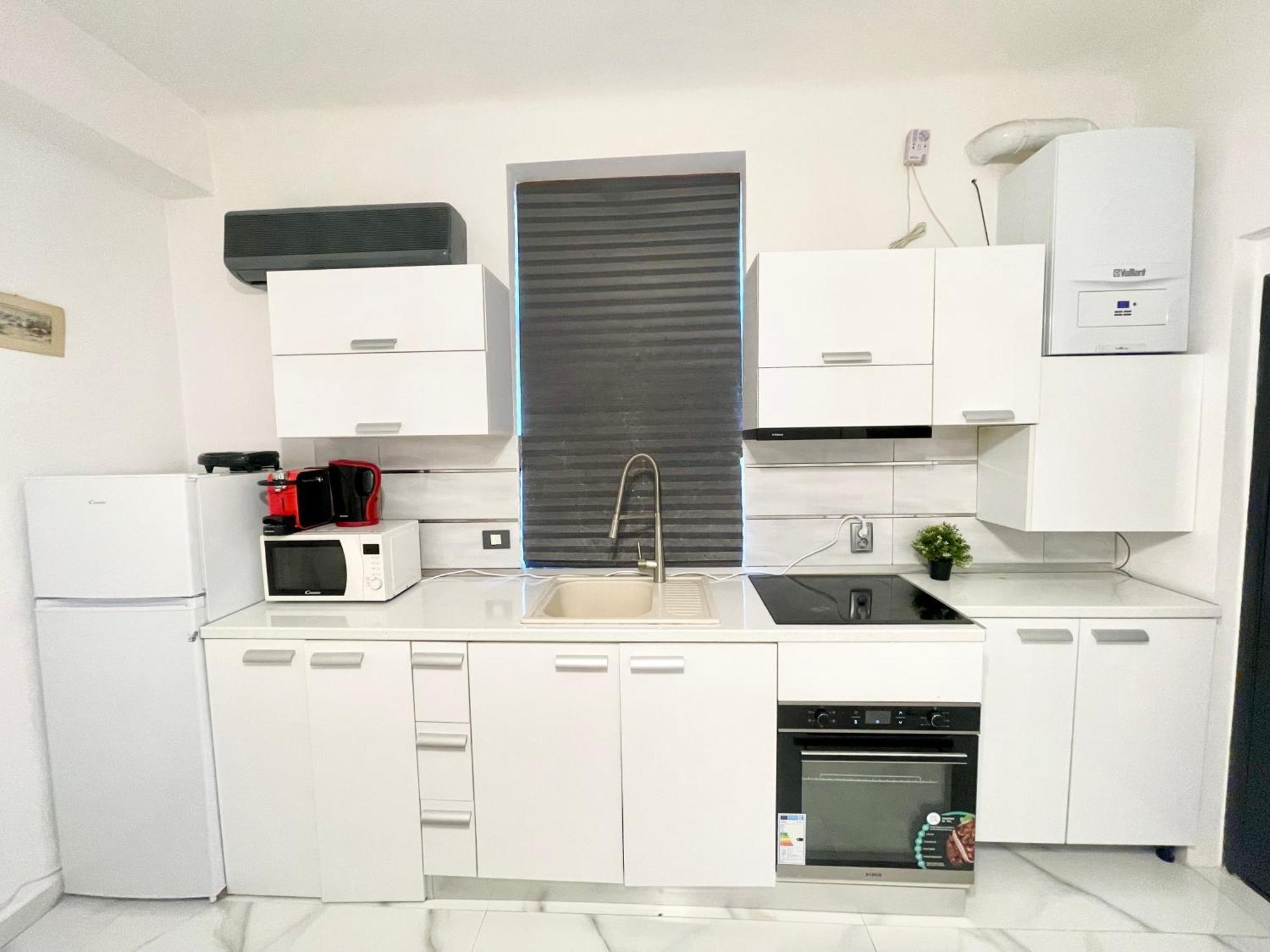 Apartment White 2 Bucharest