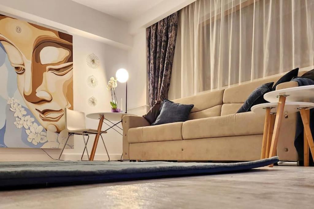 Apartament Away From