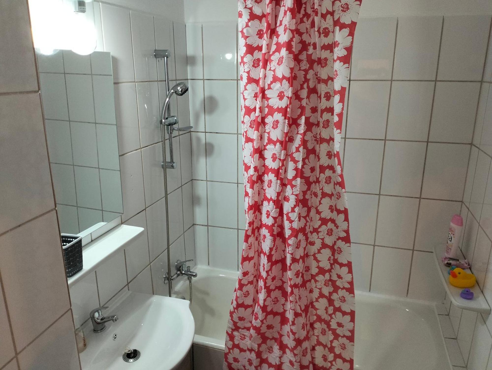 Corner Apartment *