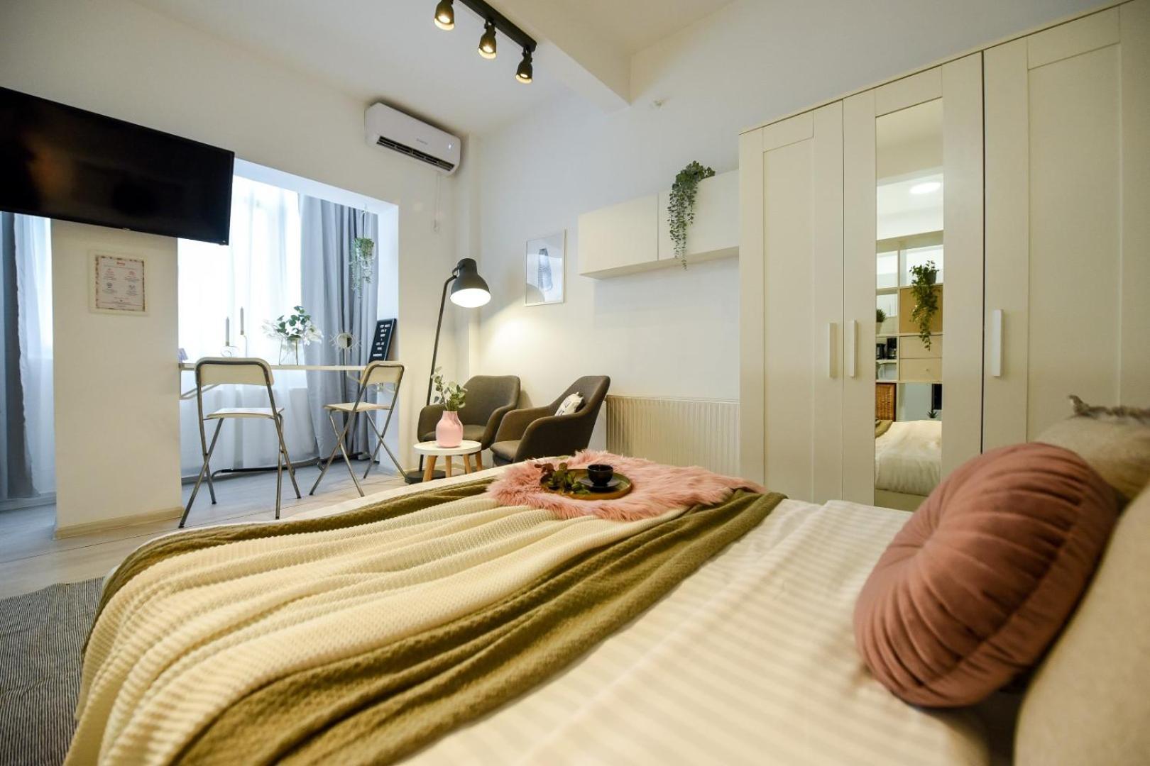 Bucharest's Heartbeat - Cozy On Smardan Street *