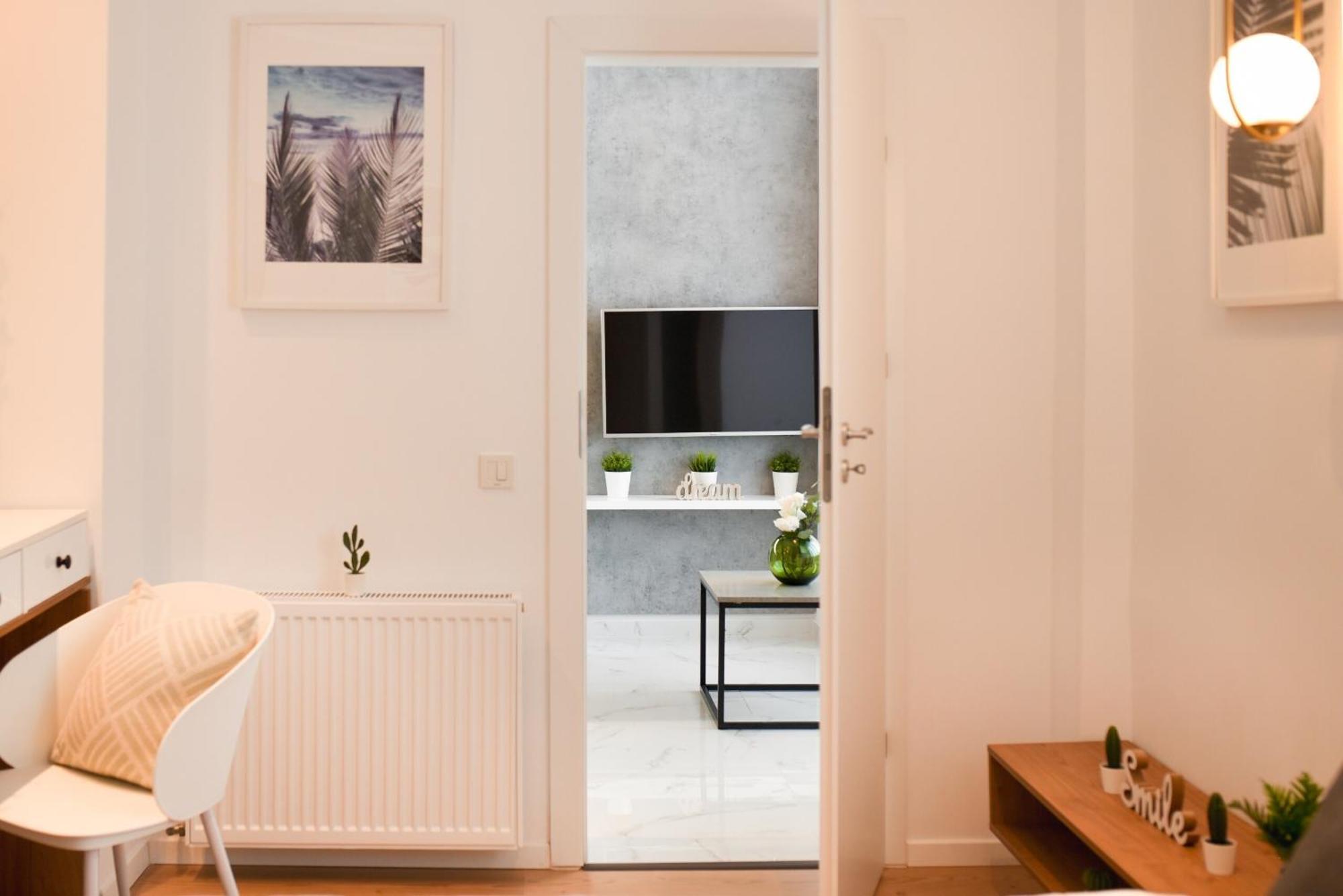 Near Cismigiu - Where Style Meets Convenience Apartment
