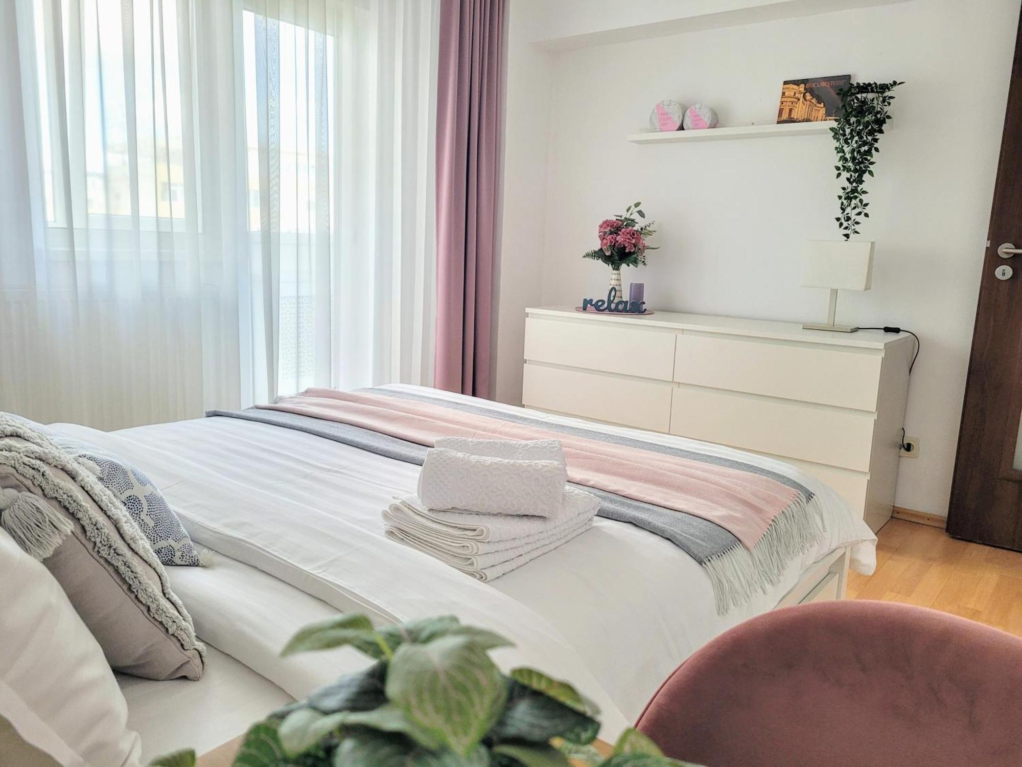 Cozy Retreat, Obor Market & Metro