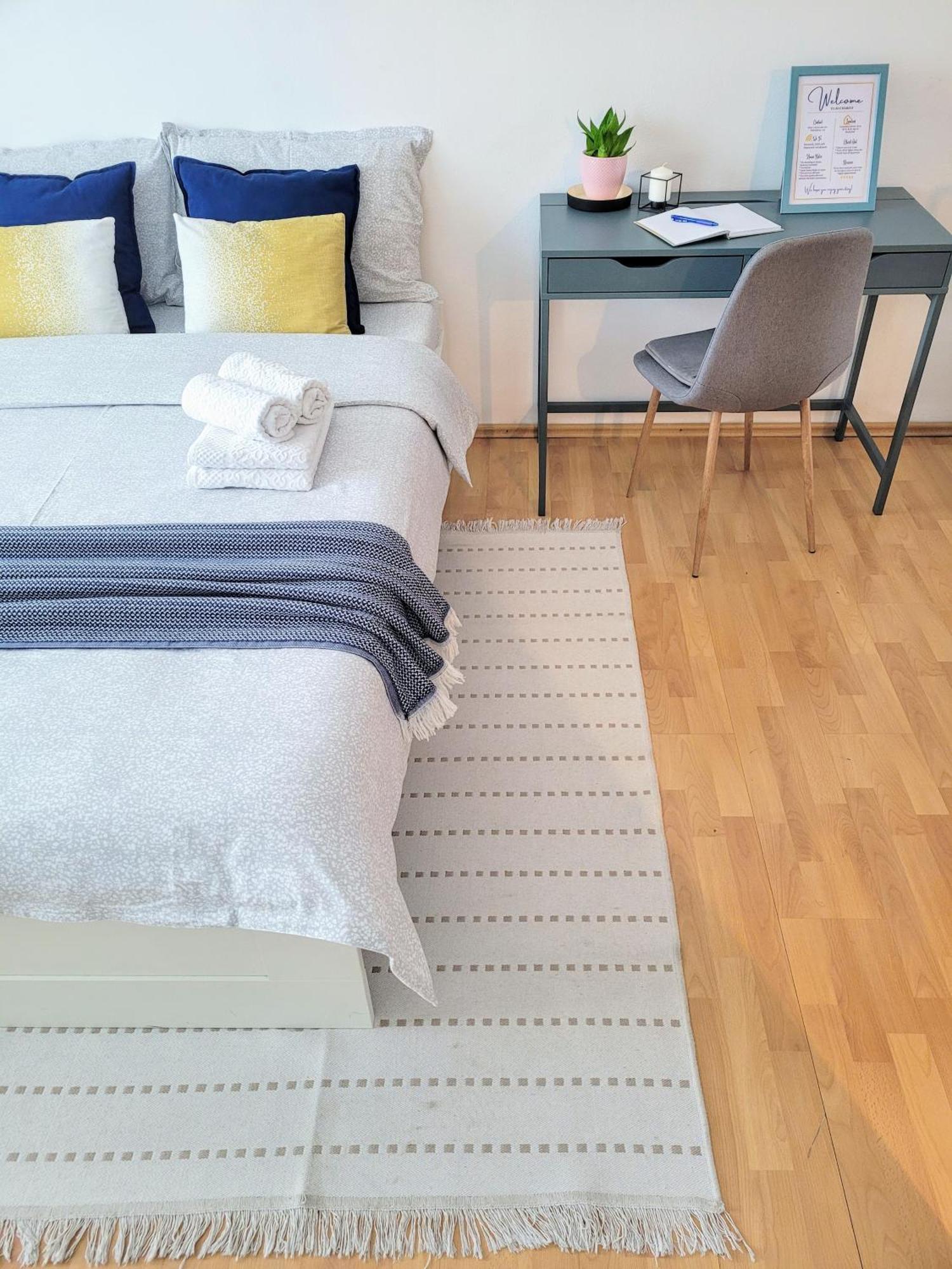 Cozy Retreat, Obor Market & Metro *