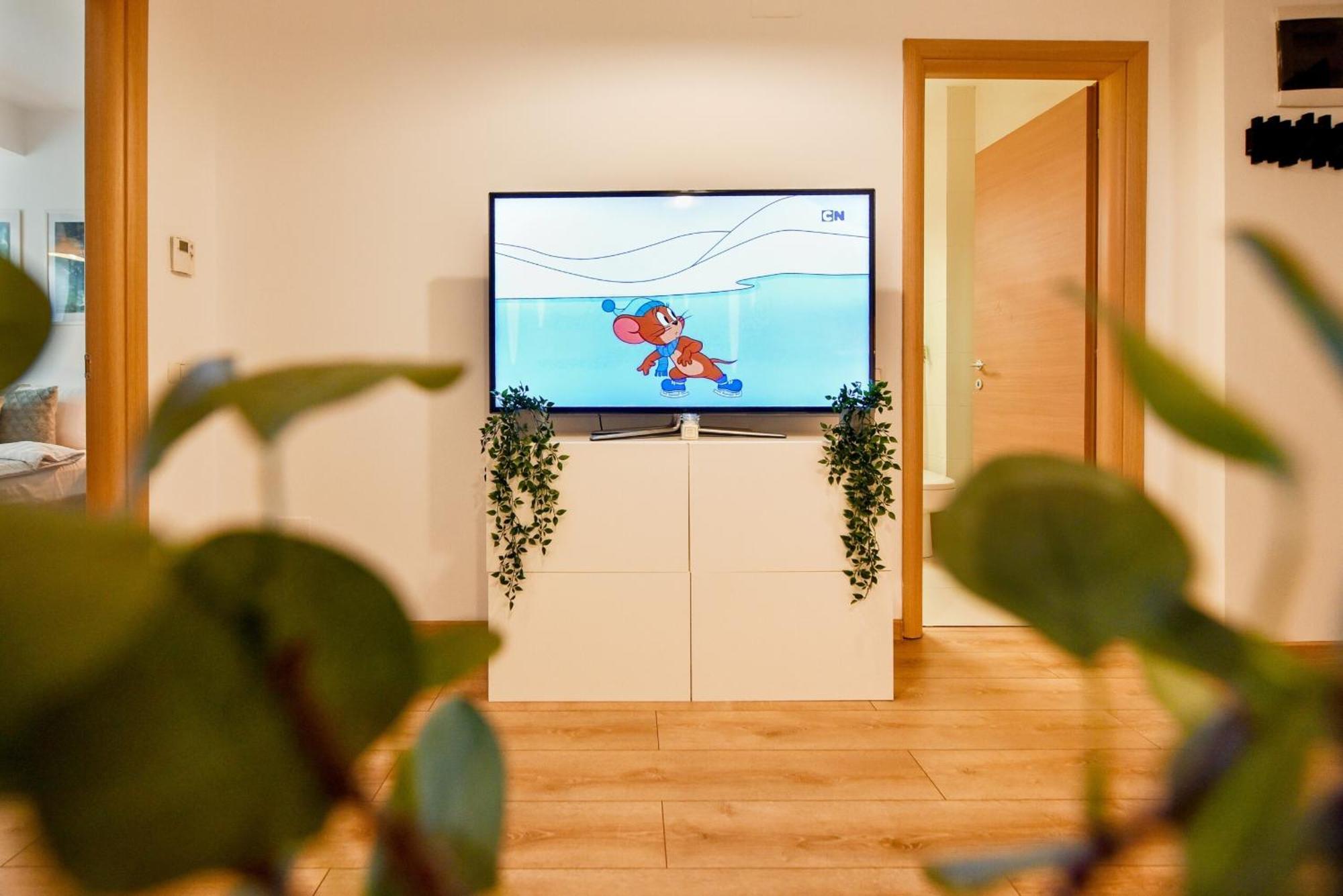 Long Heaven - Comfortable & Spacious In Baneasa Apartment Bucharest