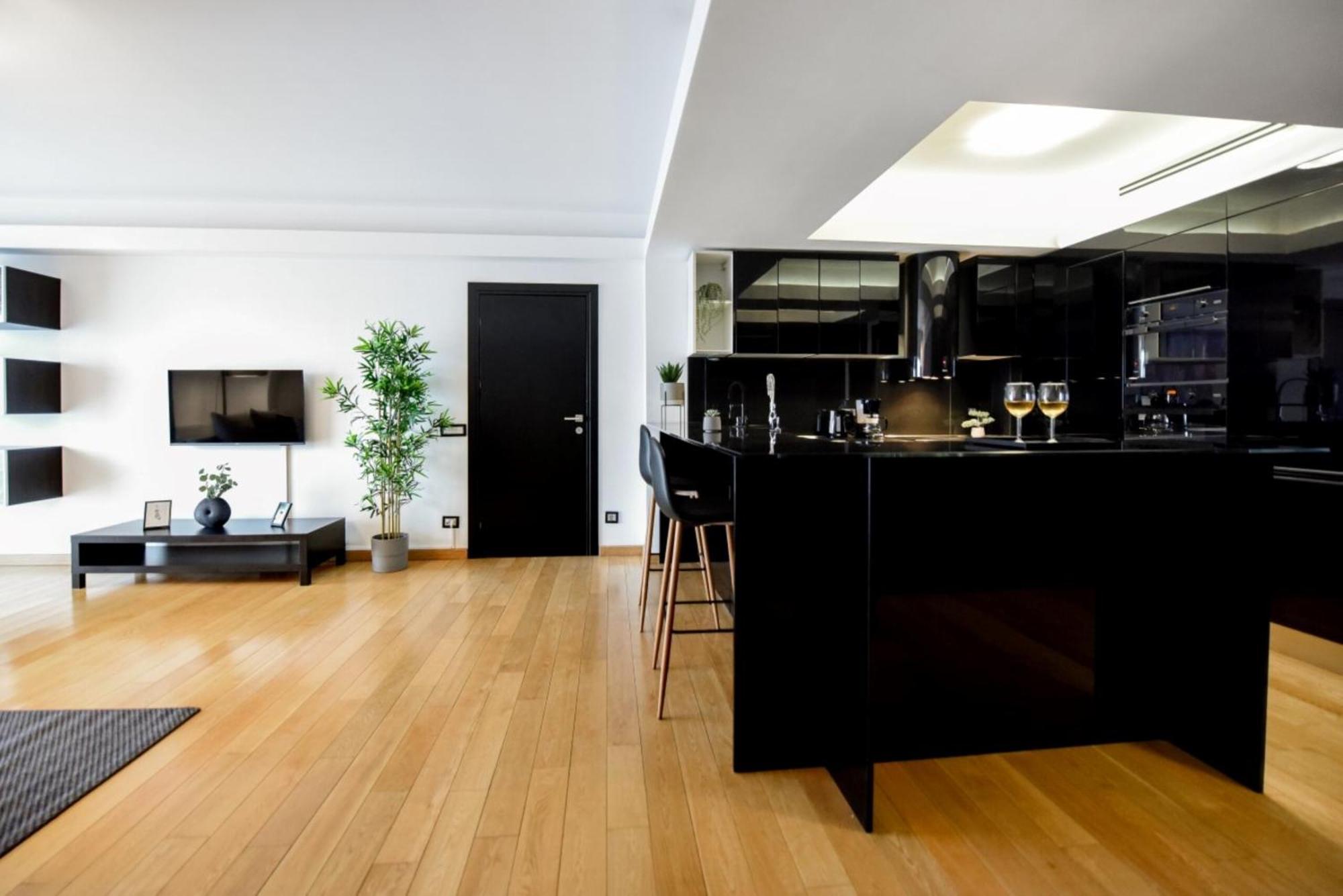 Wonderful In Prime North Location - Heaven For Extended Apartament *