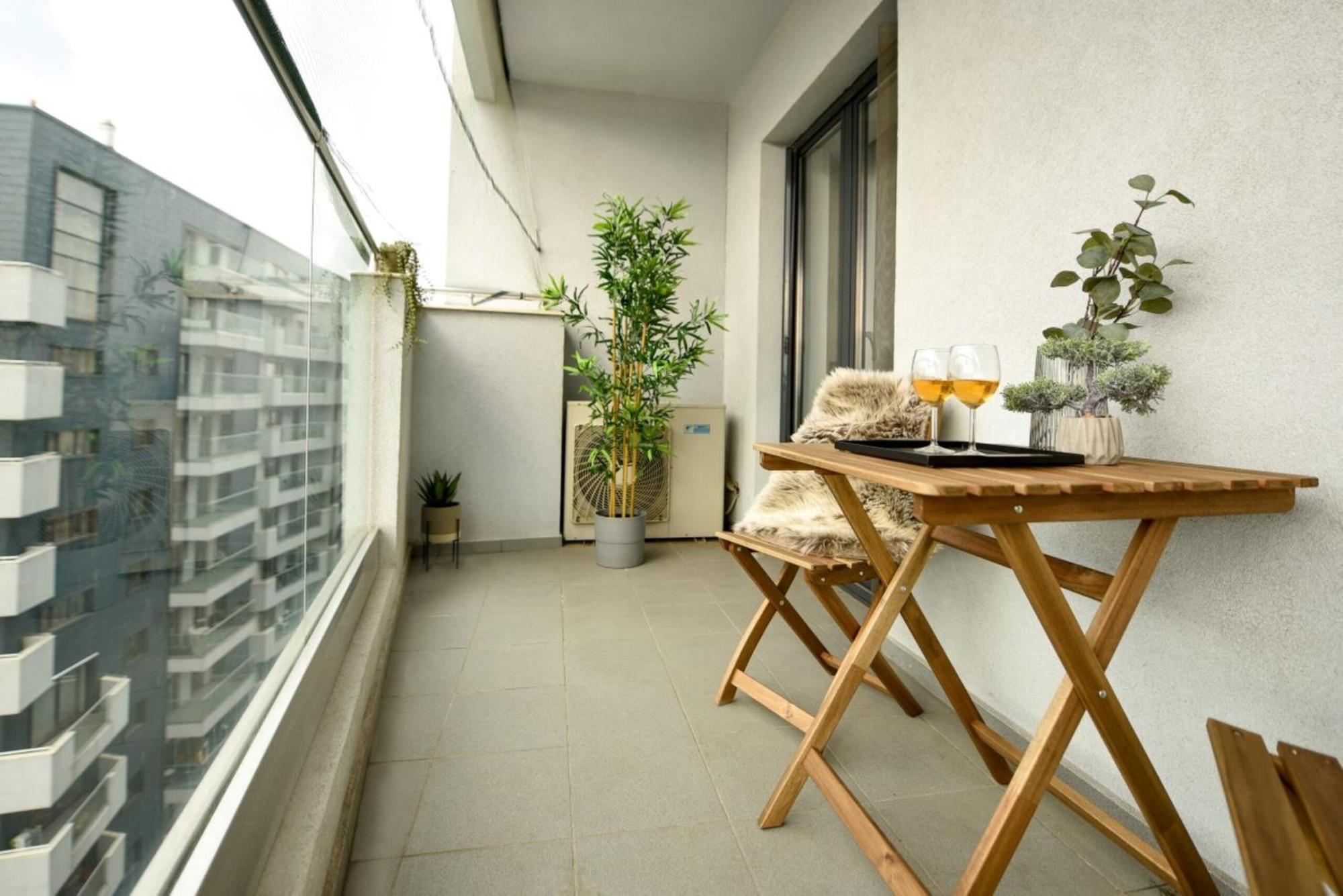 Wonderful In Prime North Location - Heaven For Extended Apartament