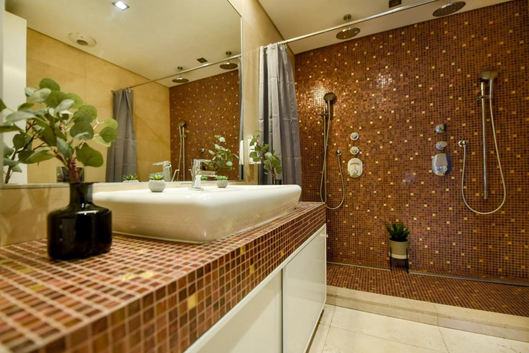 Wonderful In Prime North Location - Heaven For Extended Apartament