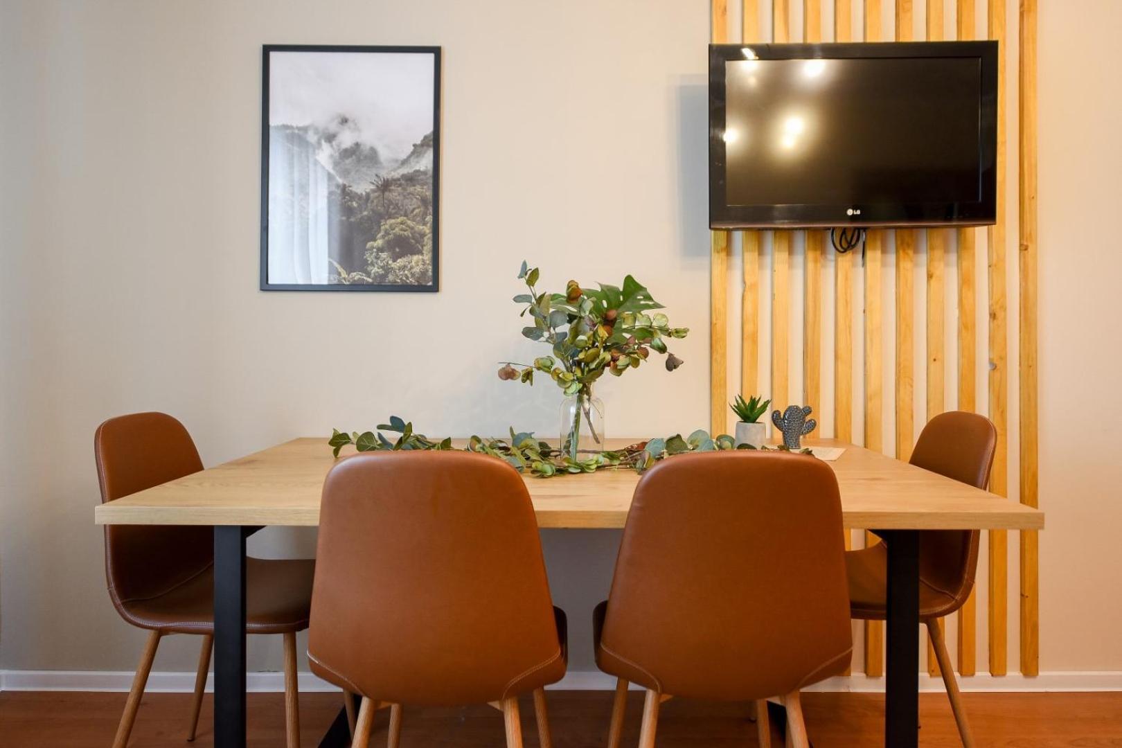 Modern Elegance In The Heart Of The City - romana Square *