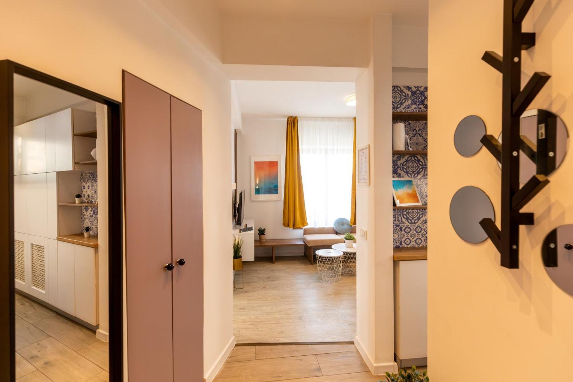 Apartament Modern Elegance In The Heart Of The City - romana Square