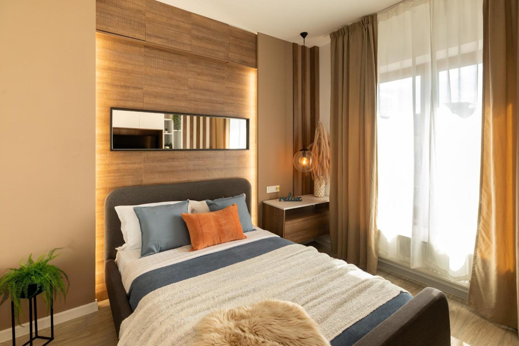 Modern Elegance In The Heart Of The City - romana Square