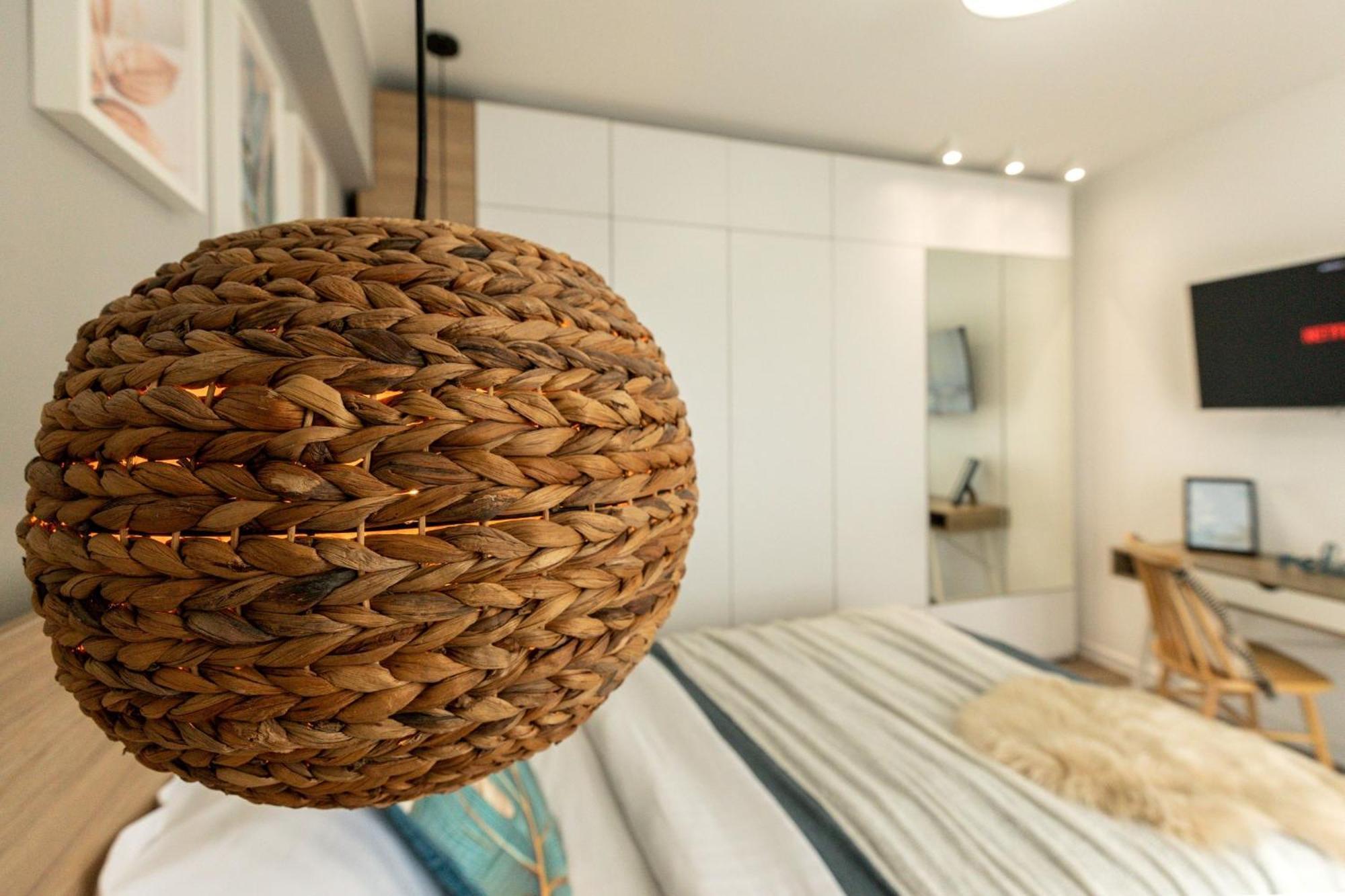 Modern Elegance In The Heart Of The City - romana Square Apartament
