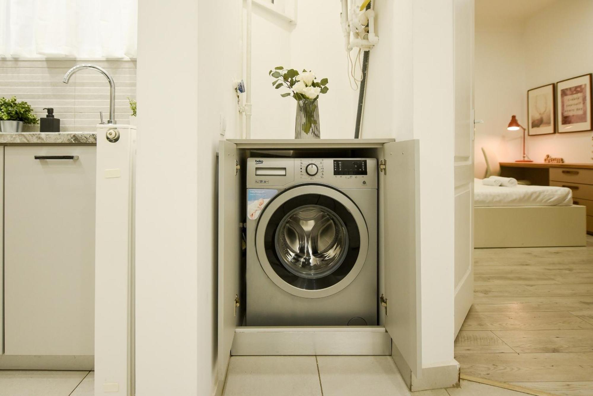 Ideal - Spacious & Modern Near Unirii Square * Bucharest