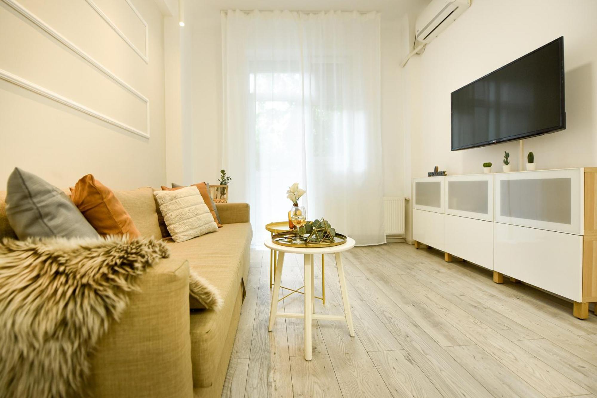 Apartment Ideal - Spacious & Modern Near Unirii Square Bucharest