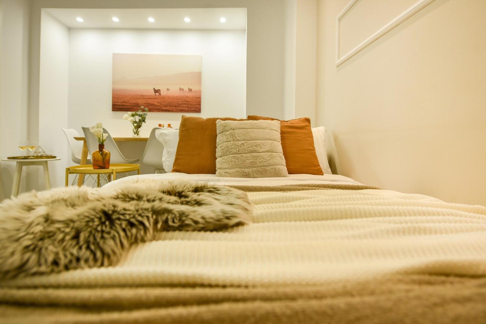 Ideal - Spacious & Modern Near Unirii Square * Bucharest