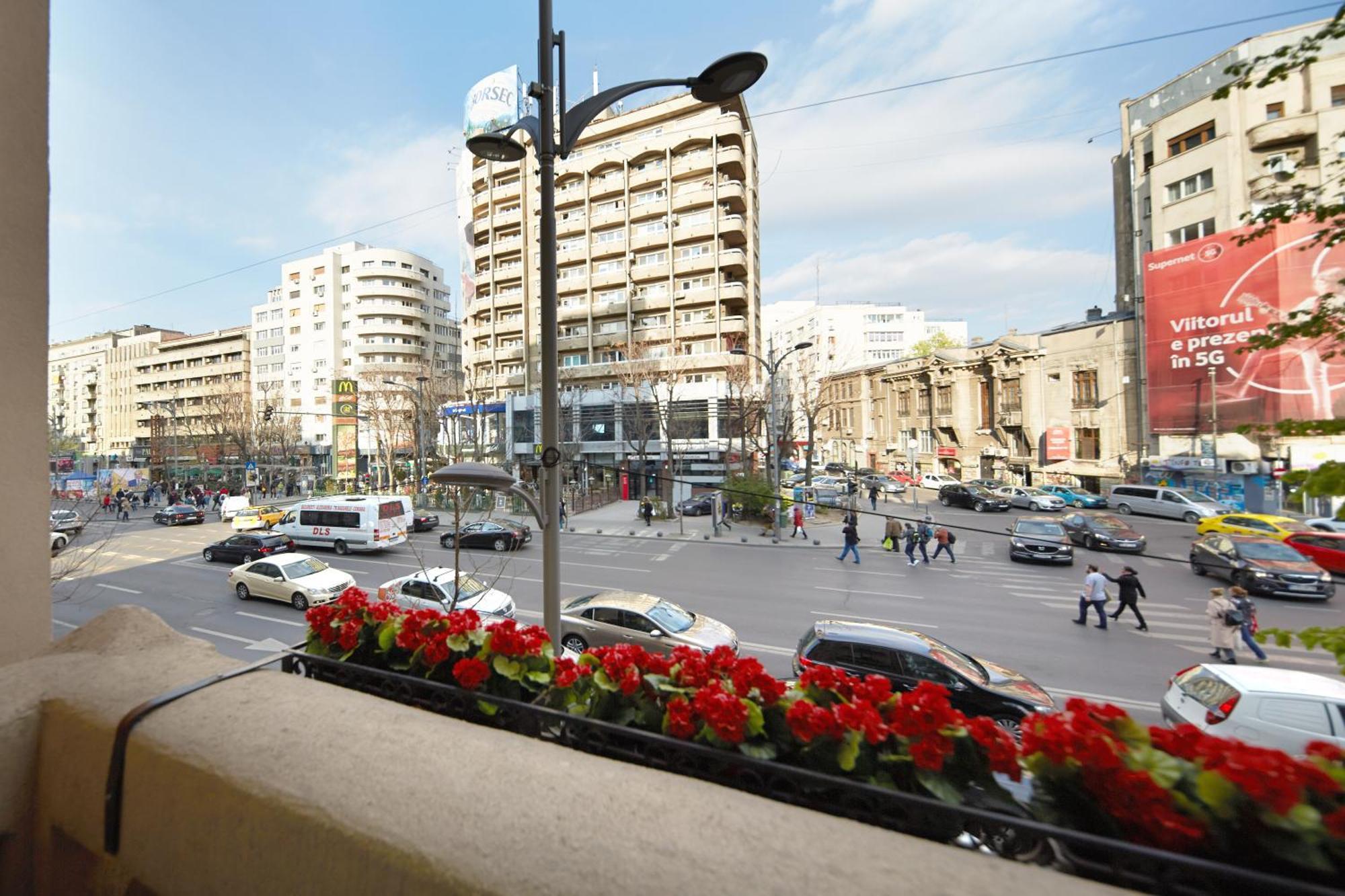 Apartment The Cozy Nest Downtown With Balcony By Pretty Bucharest