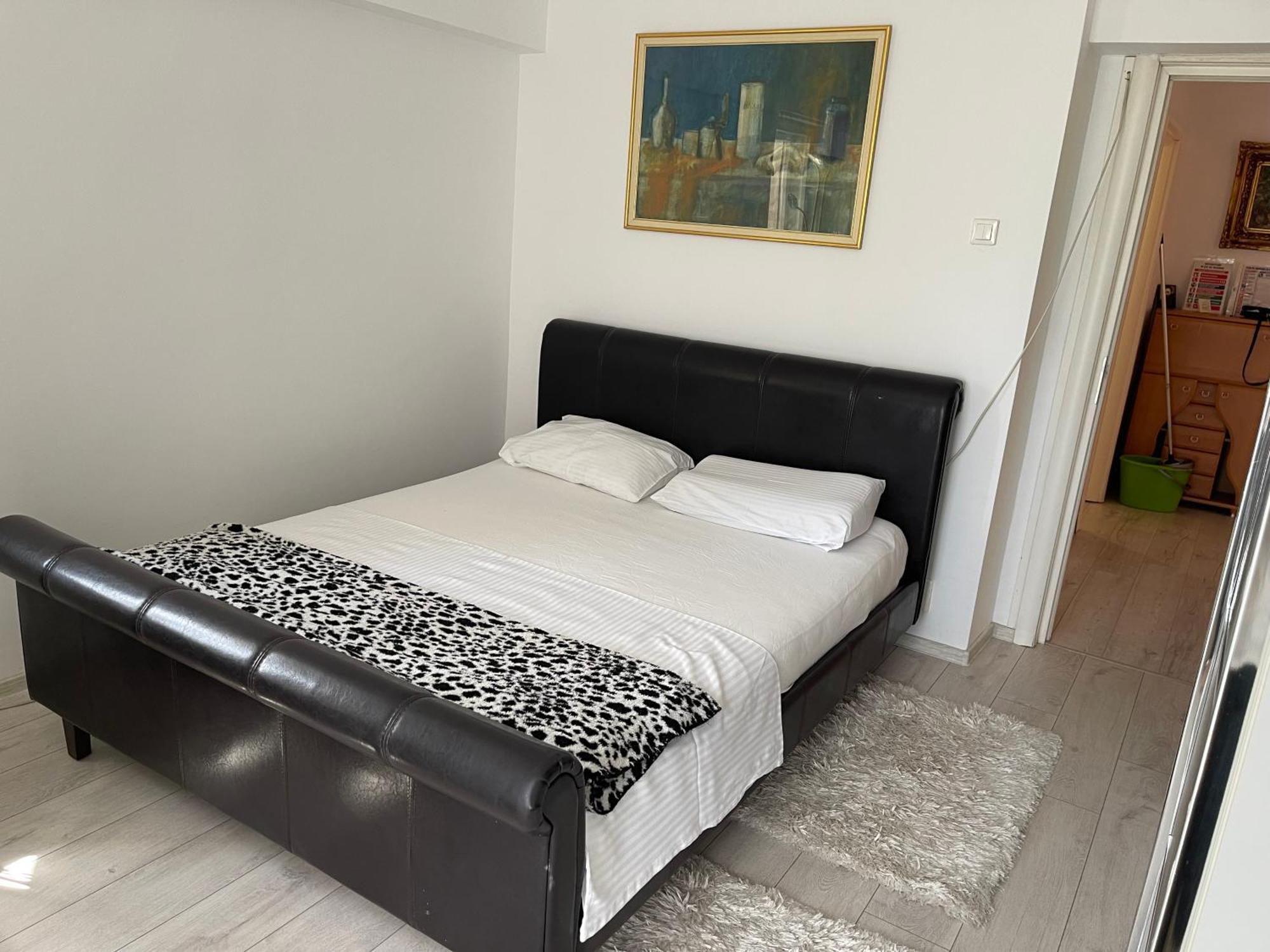 Versace Apartment Bucharest
