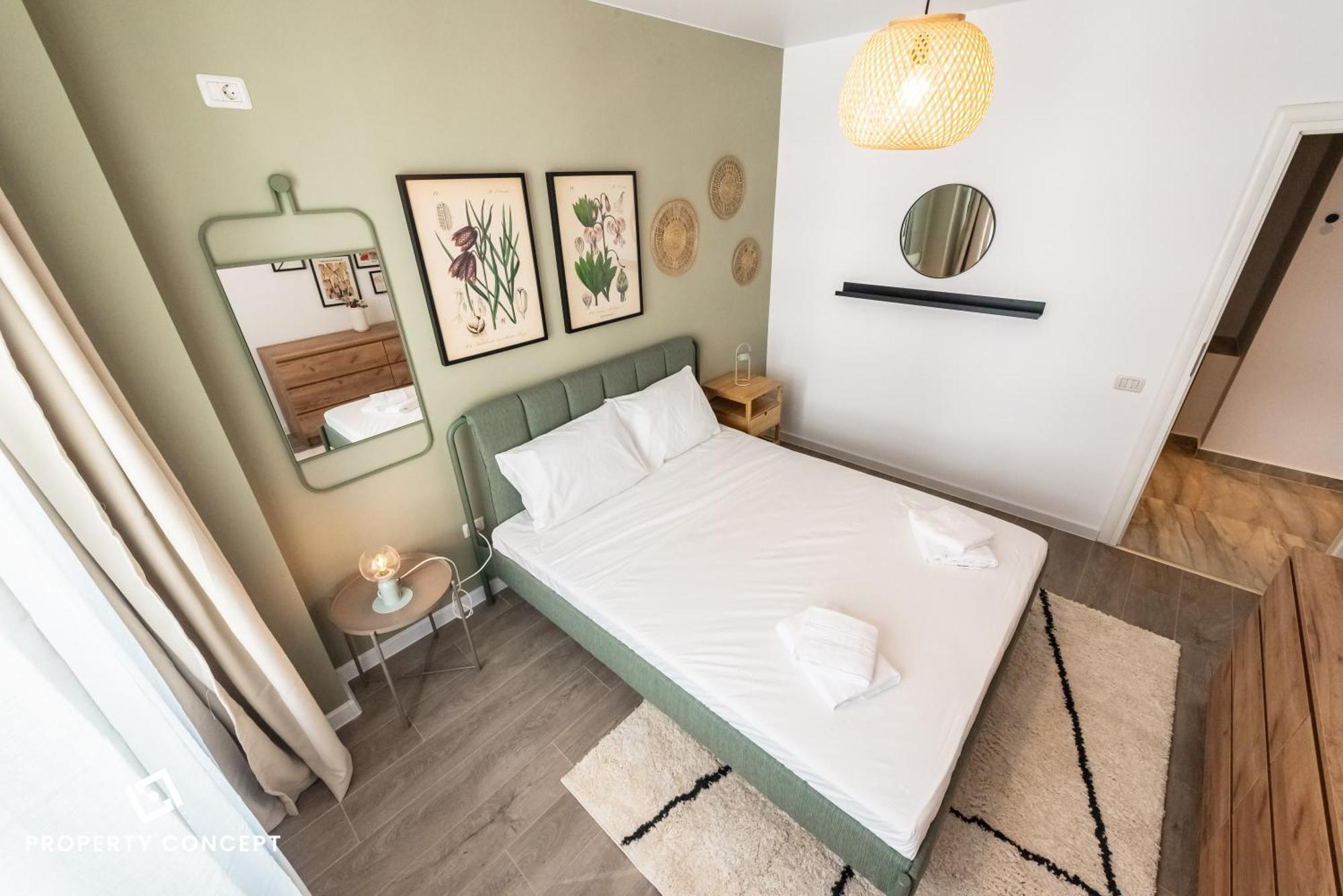 Central Spacious 513 *