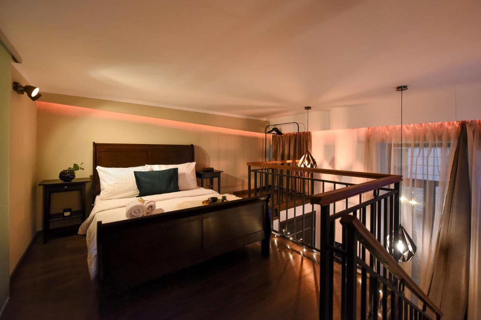 Regina Elisabeta Duplex-style Studios: Cozy Haven In The City Center