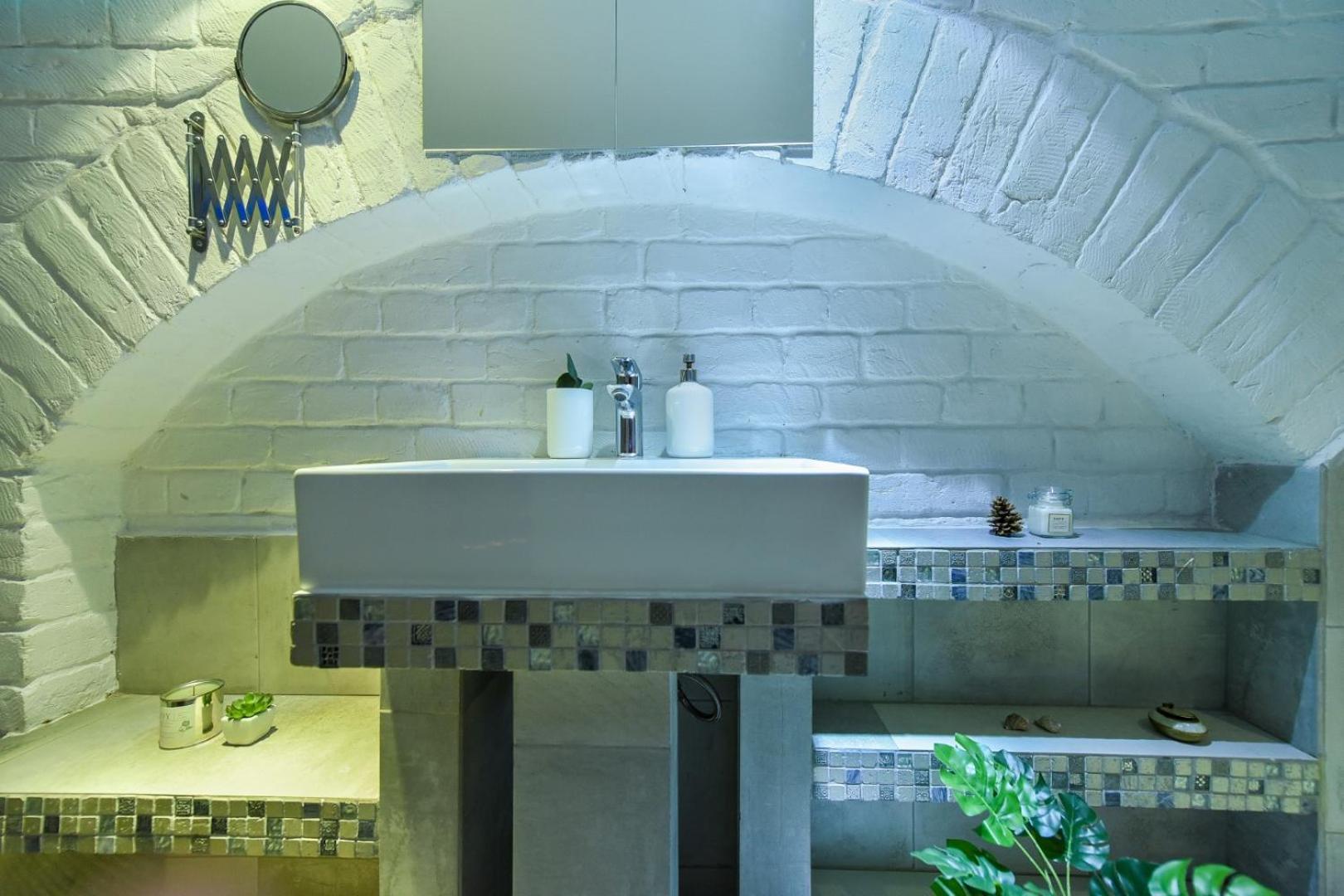 Regina Elisabeta Duplex-style Studios: Cozy Haven In The City Center