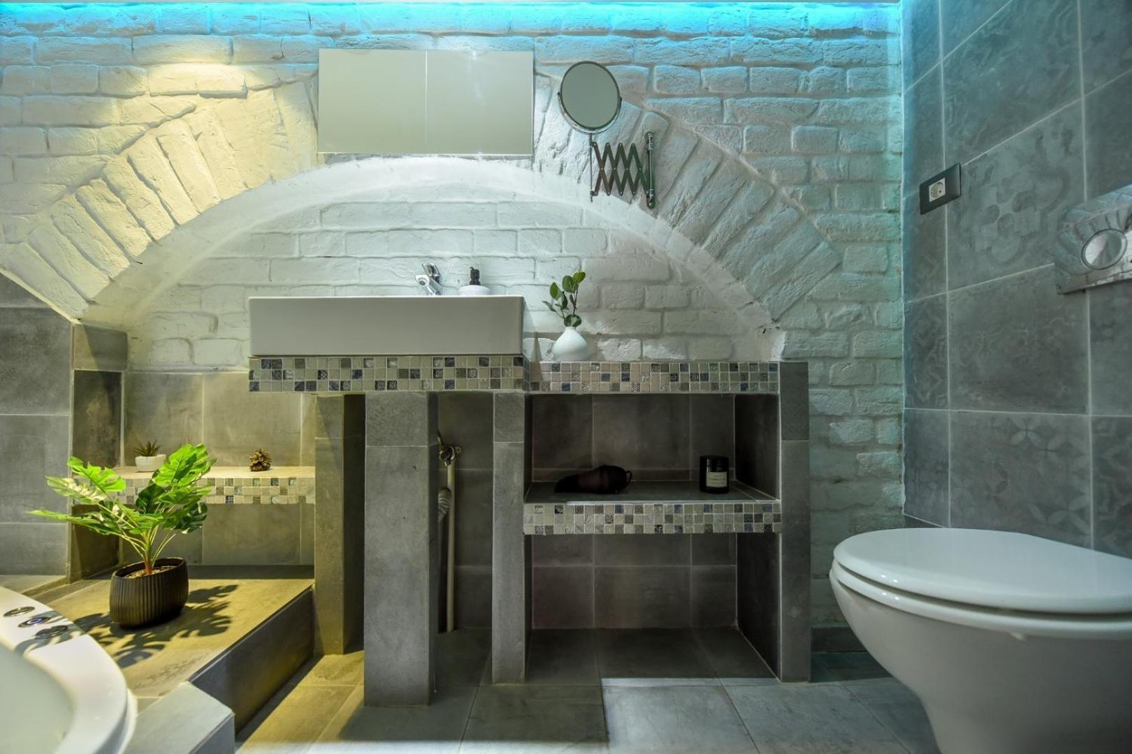 Regina Elisabeta Duplex-style Studios: Cozy Haven In The City Center * Bucharest