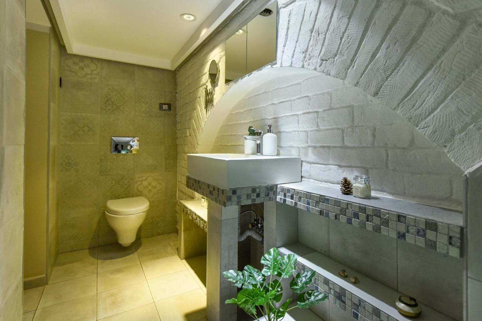Regina Elisabeta Duplex-style Studios: Cozy Haven In The City Center