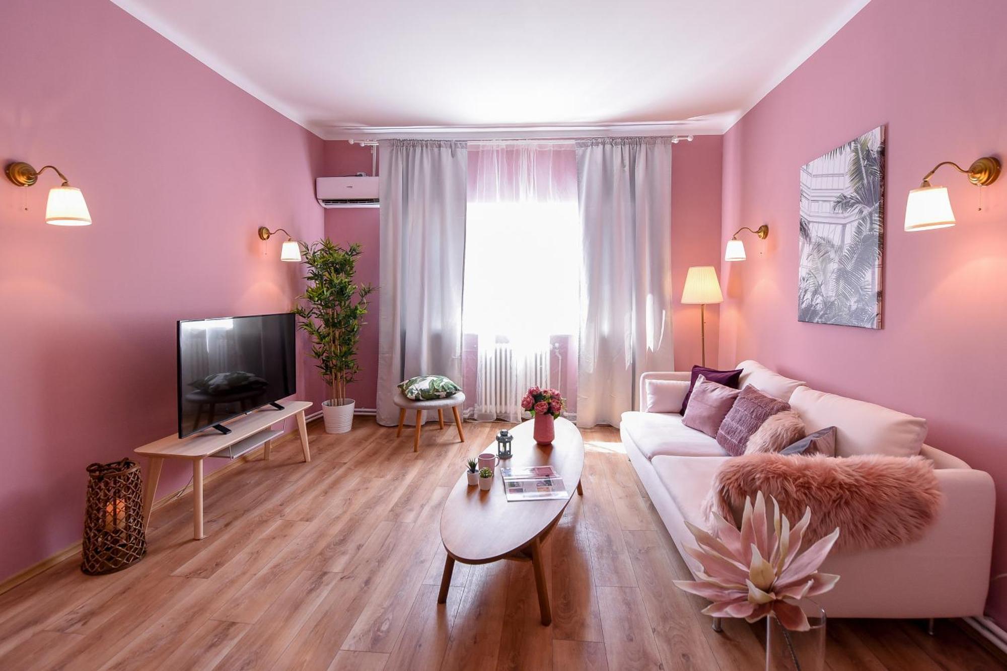 Apartment In The Heart Of History: Stylish In The Center Bucharest