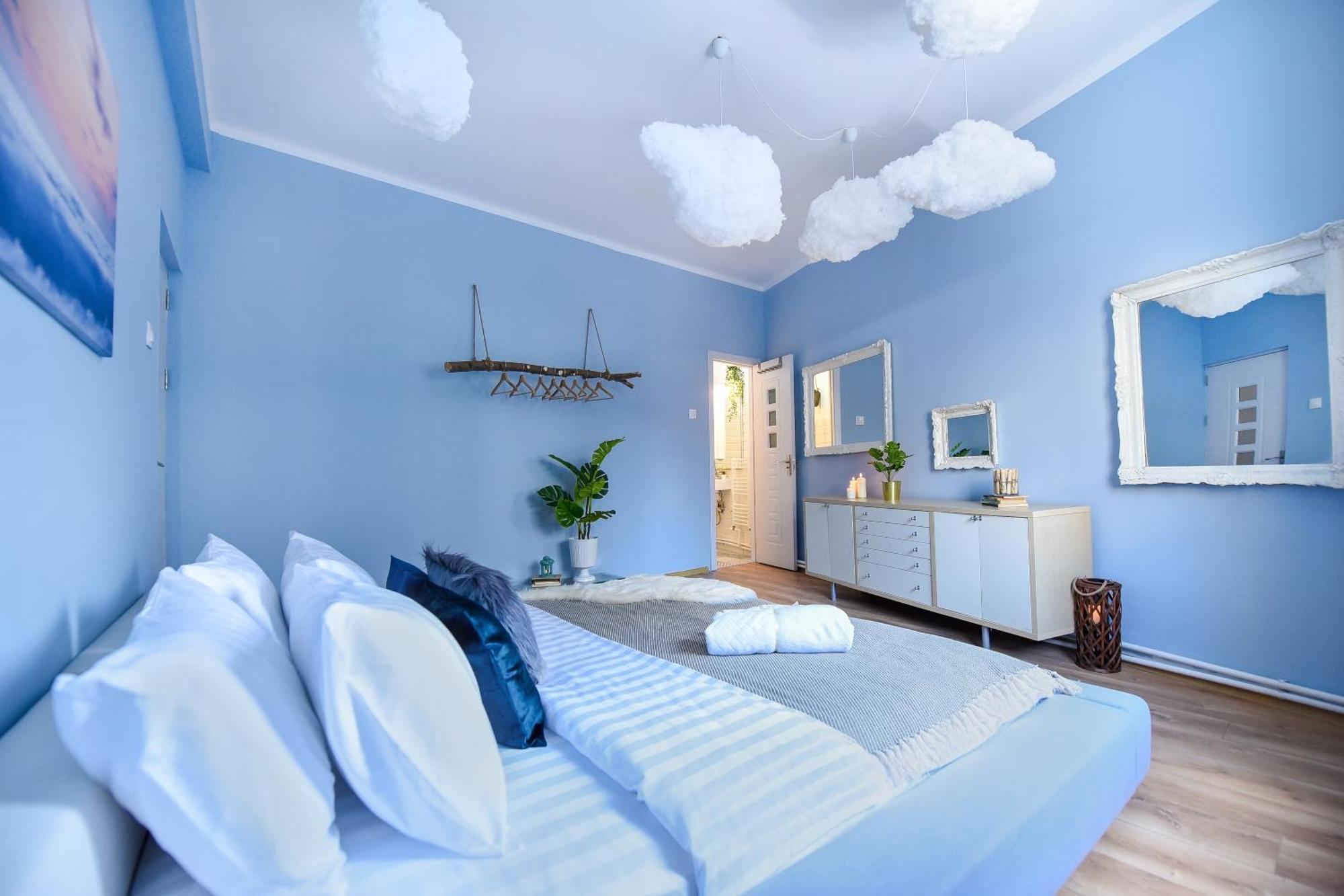 In The Heart Of History: Stylish In The Center Apartment Bucharest