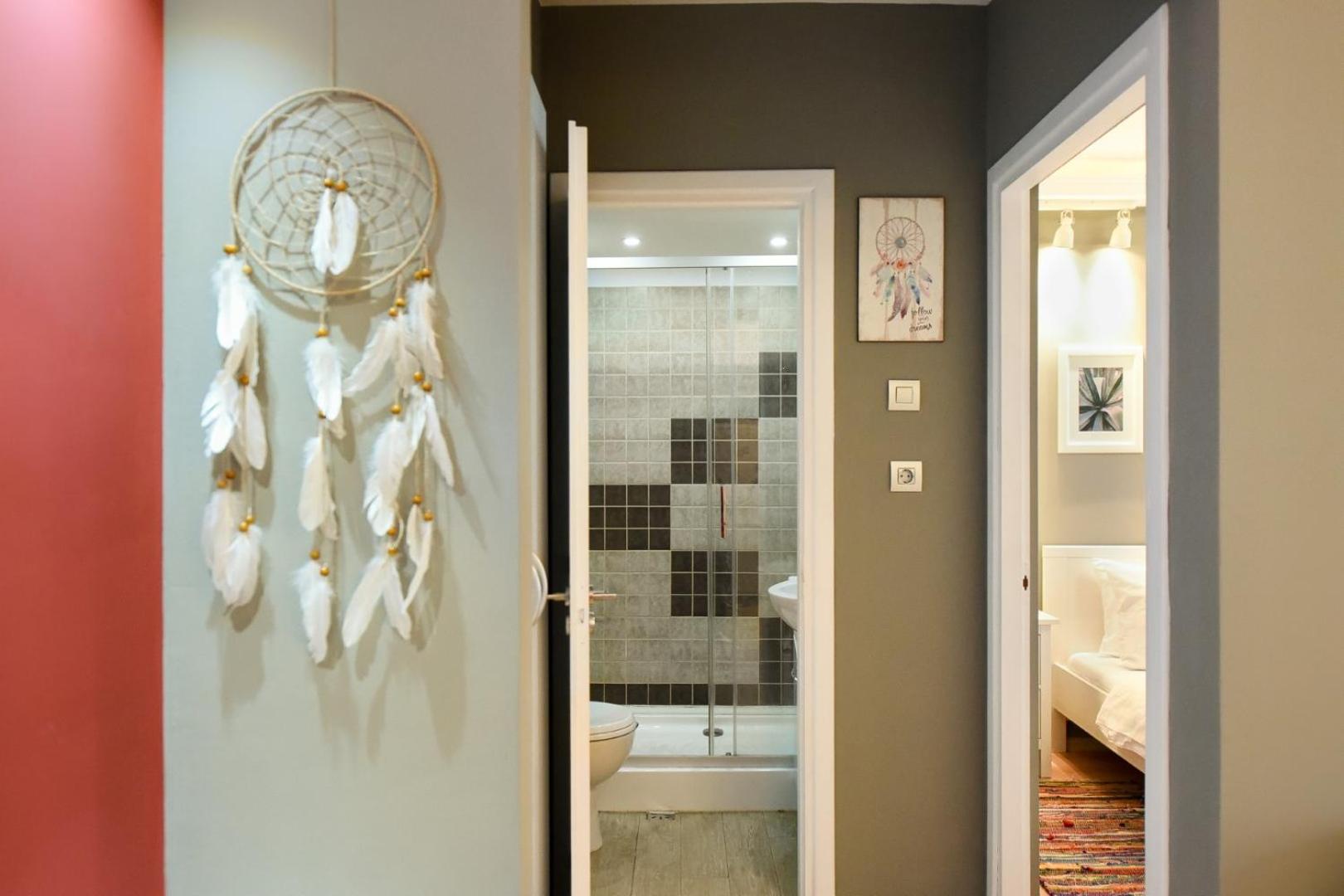 Downtown Oasis: With Cozy Charm Bucharest