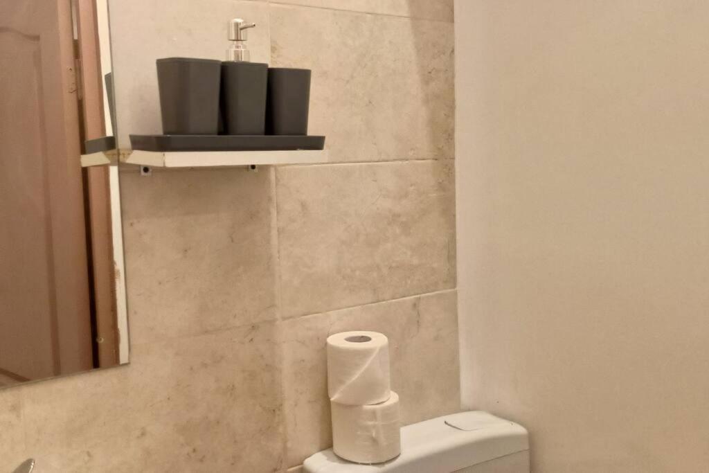 Private With Private Bath Apartment *