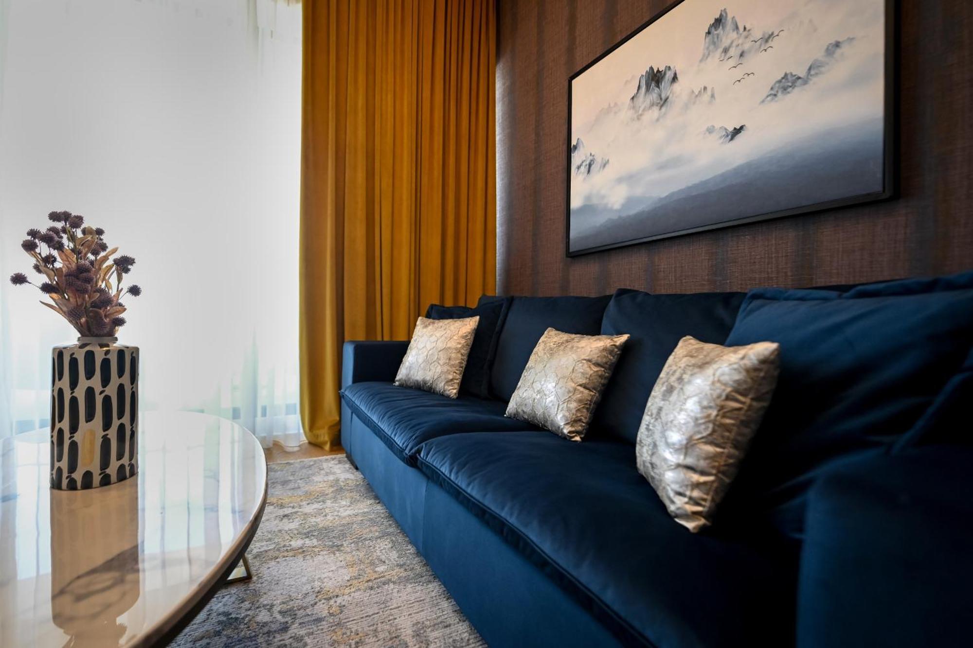 Apartment One Verdi Park Exclusive - Panoramic View & Private Parking *