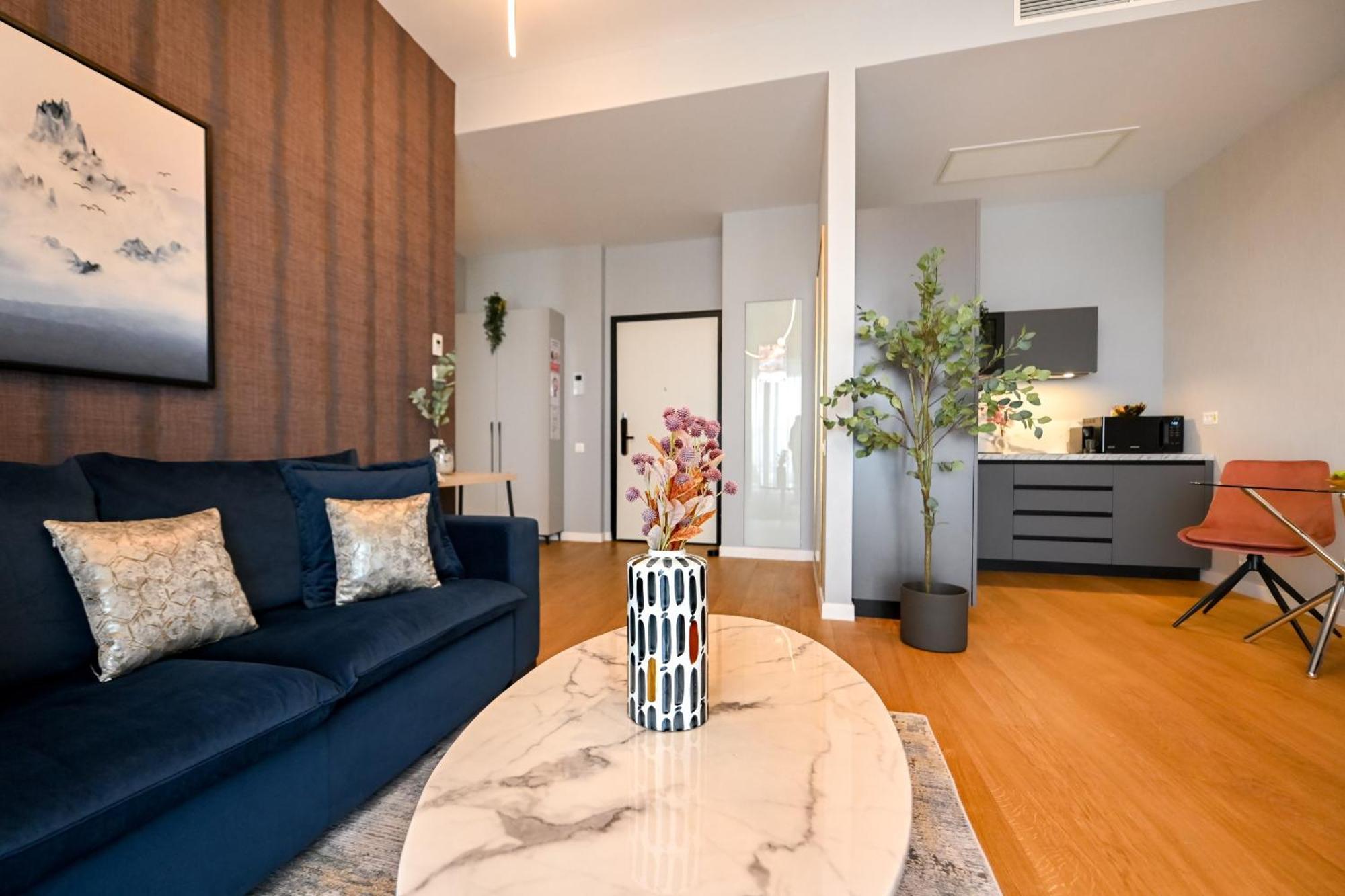 One Verdi Park Exclusive - Panoramic View & Private Parking * Bucharest