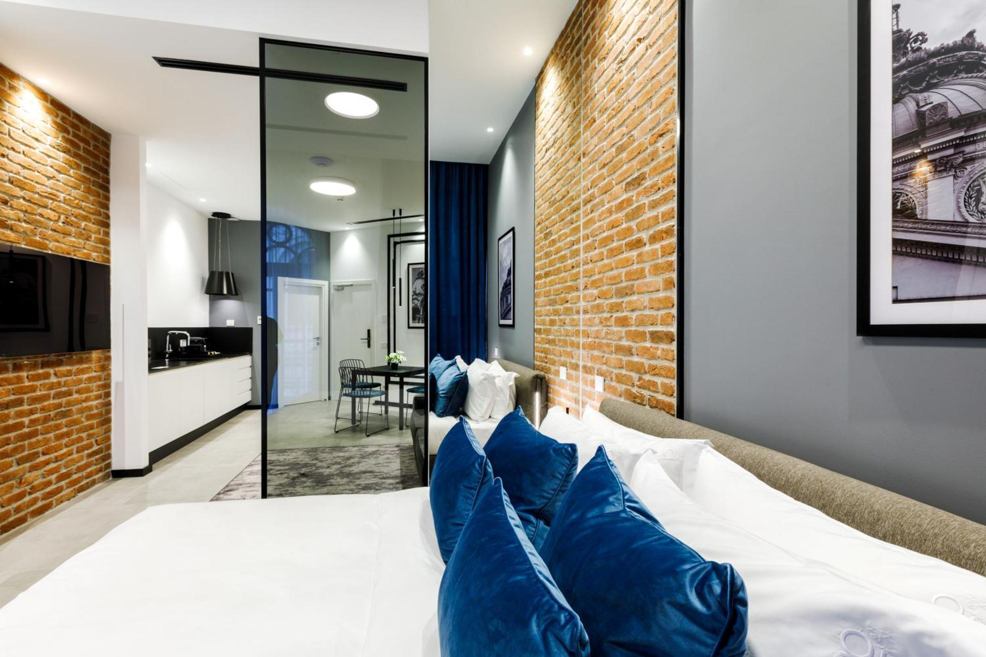 Old Town Snail Design Apartment