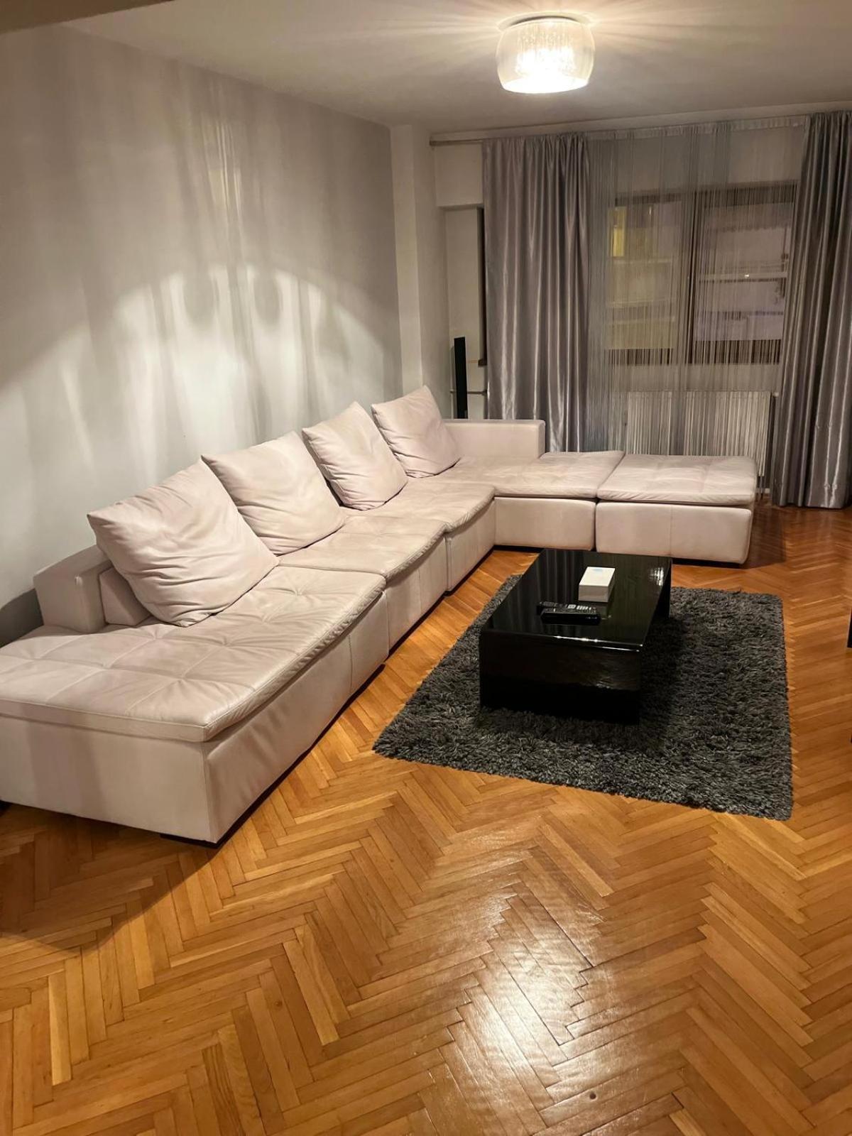 Romana 100 Sqm Deluxe Apartament Bucareste