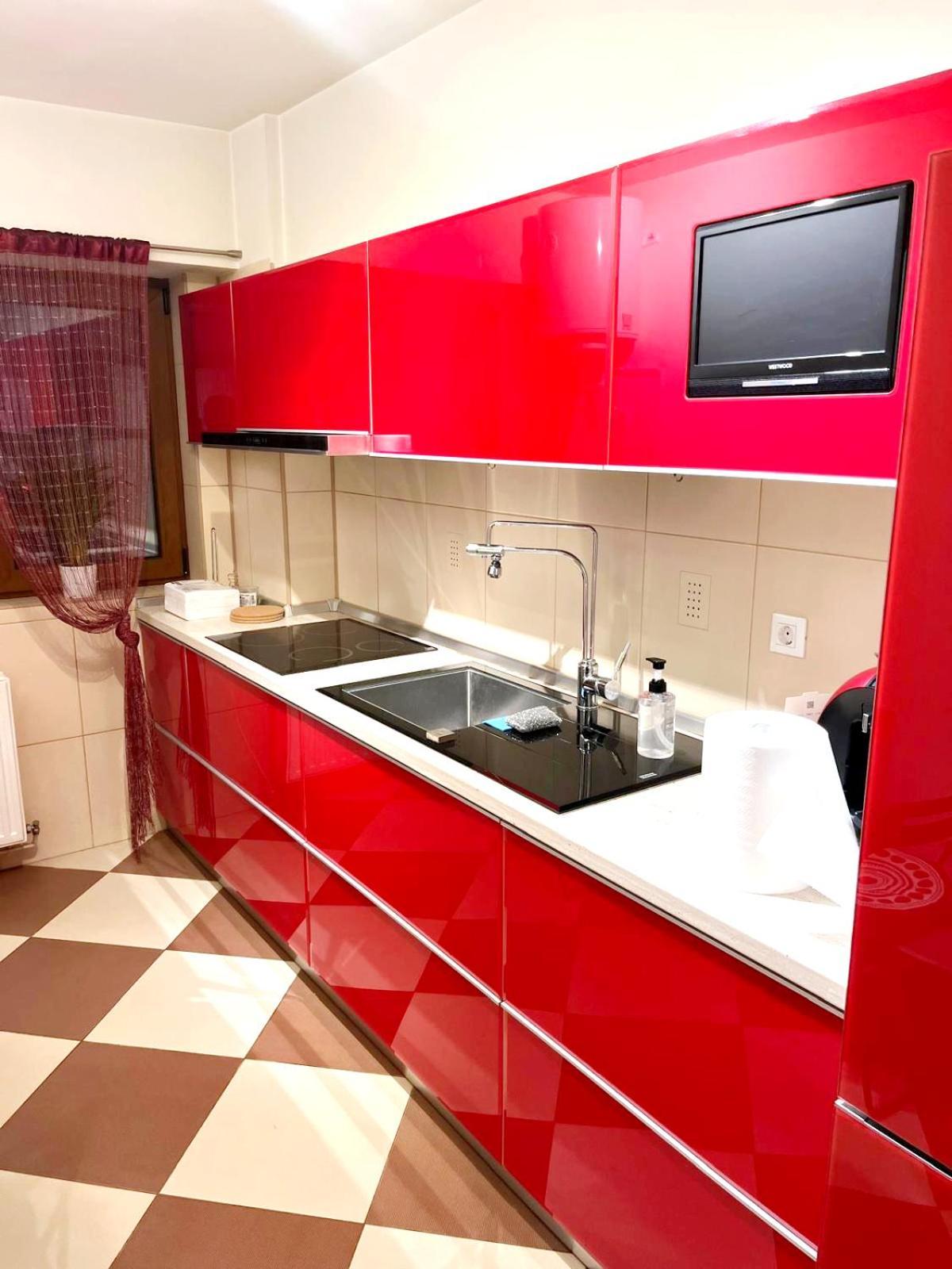 Romana 100 Sqm Deluxe Apartament * Bucareste