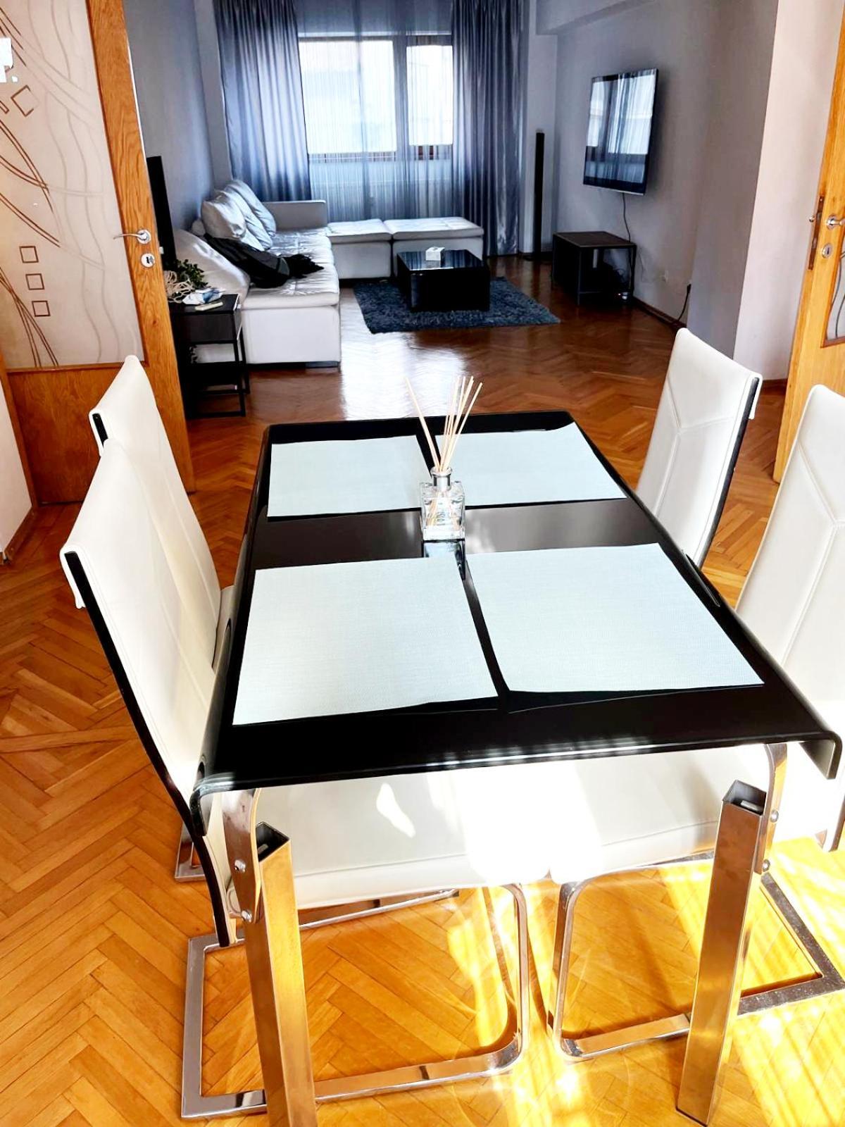 Romana 100 Sqm Deluxe Apartament Apartamento *