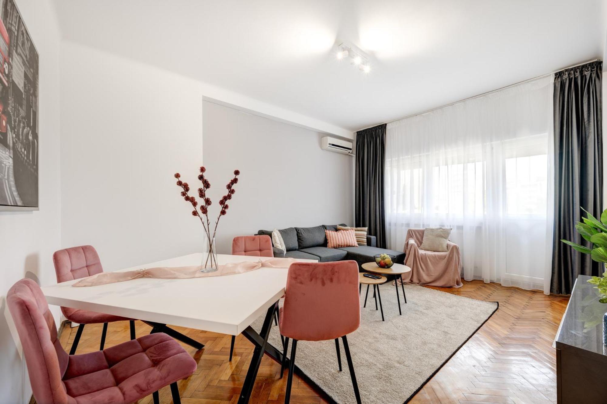 Apartament Piata Romana With Balcony Bucureşti