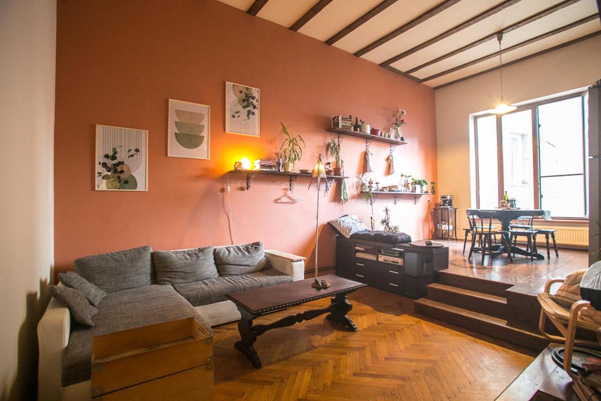 Cozy Center Apartment *