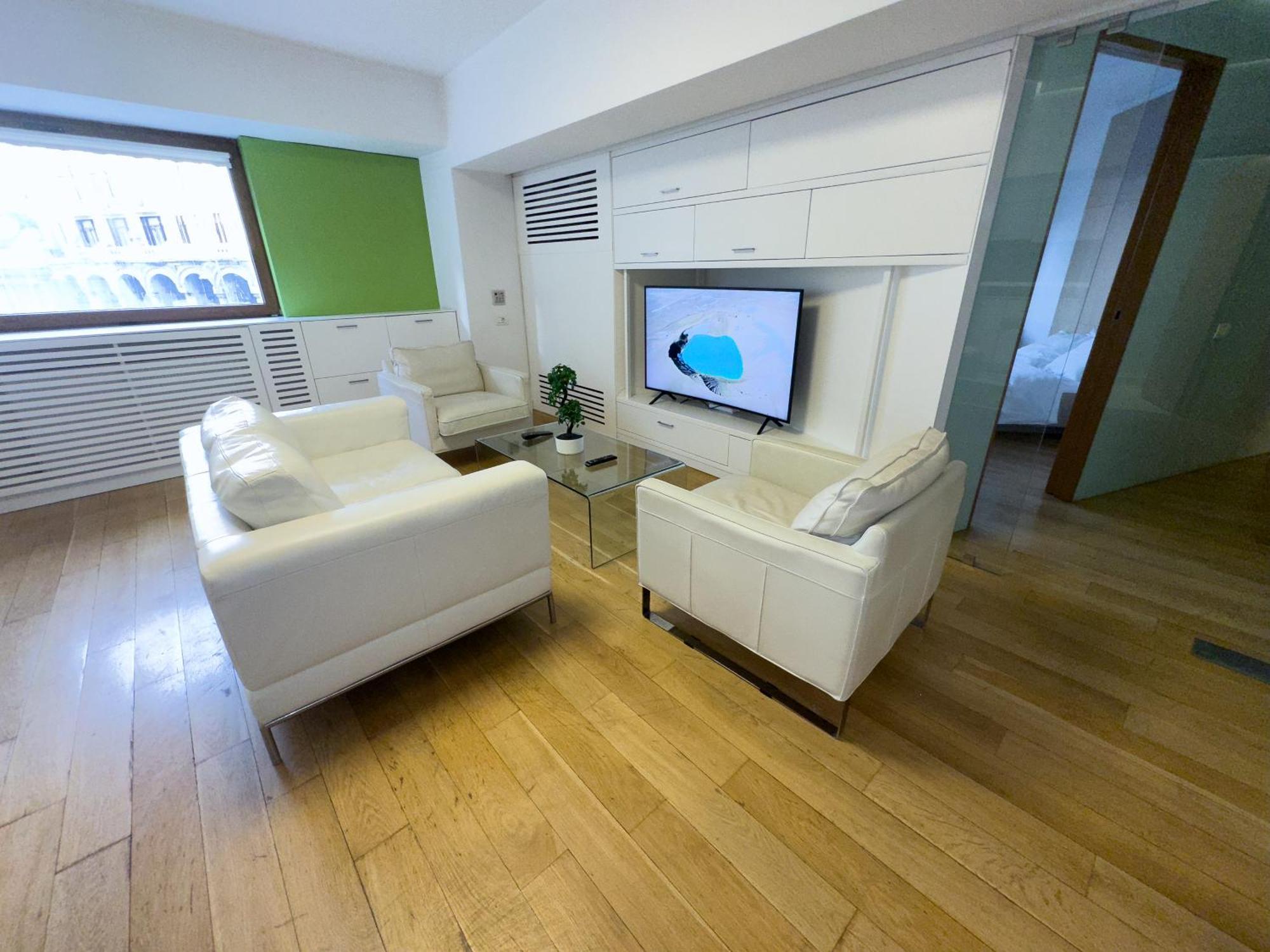 Edes Perfect Location & Modern *