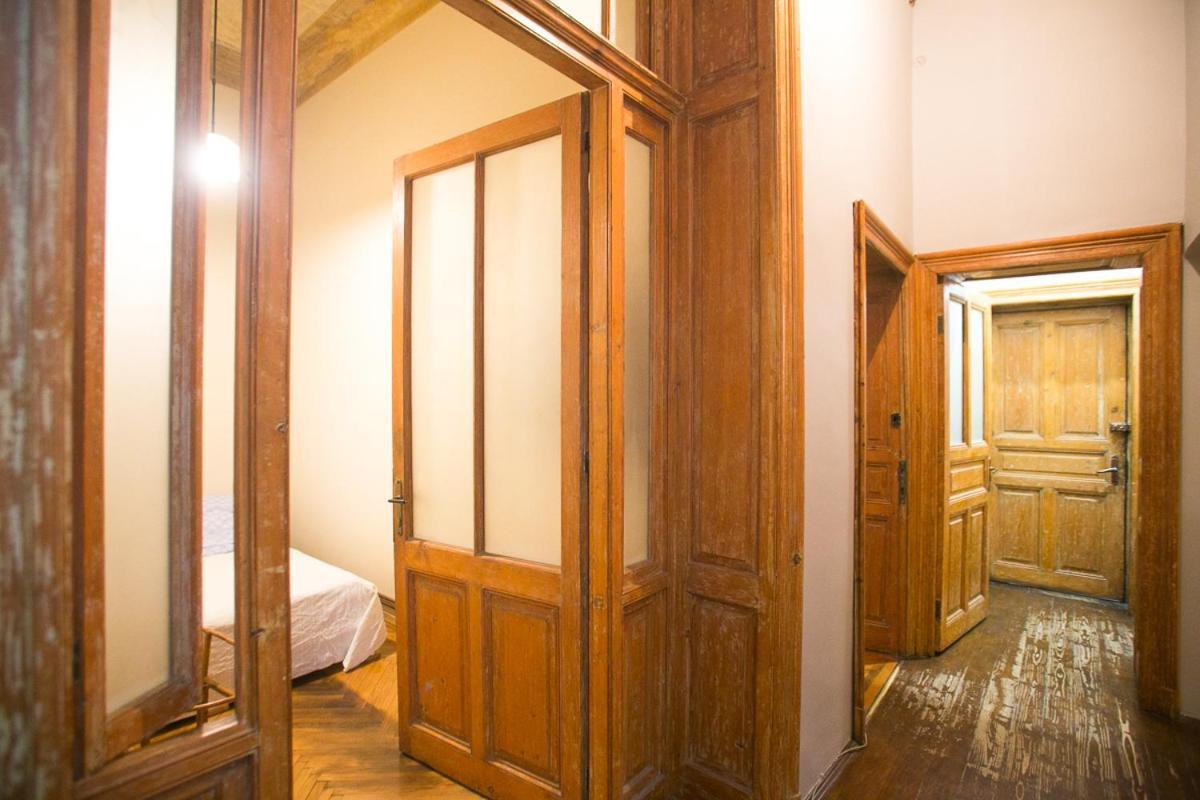 Cozy Center Apartment Bucharest