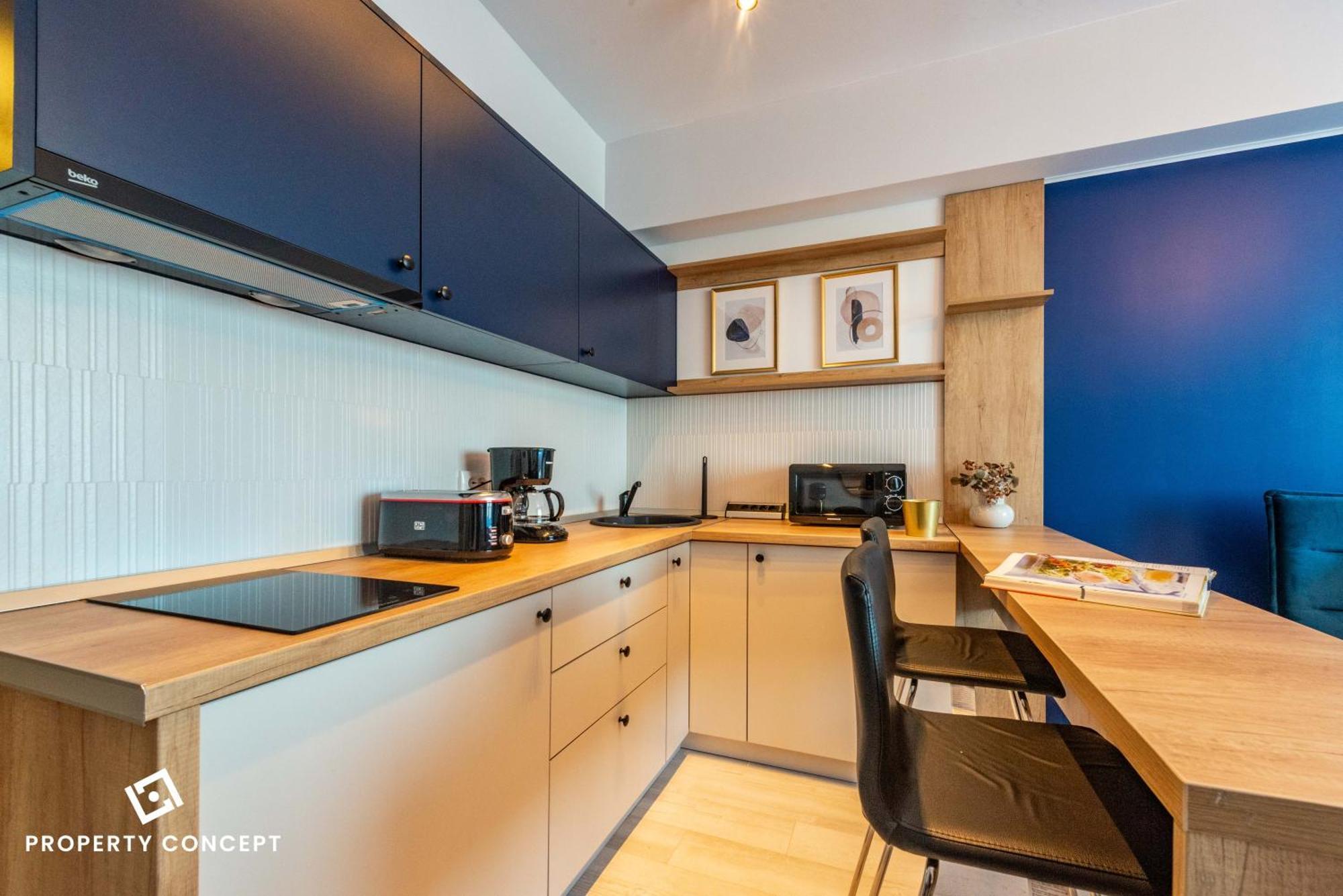 Blue Rin Free Parking Apartment