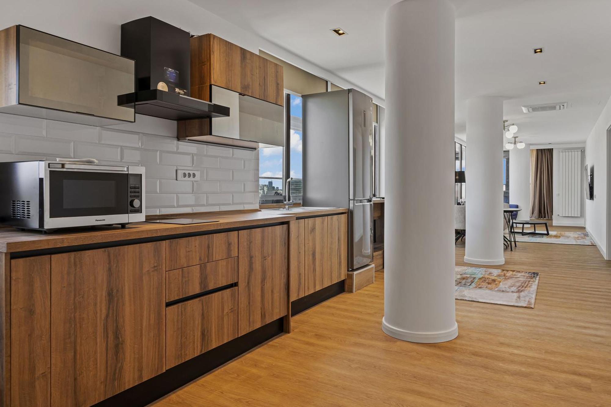 Crown Penthouse - Luxurious, & Vista Apartment