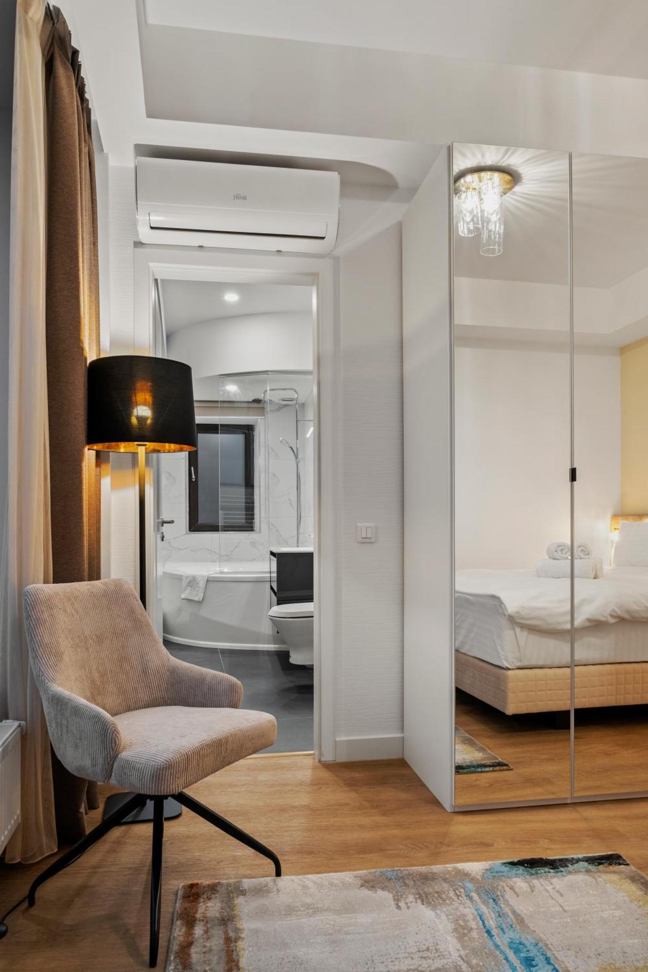 Crown Penthouse - Luxurious, & Vista * Bucharest