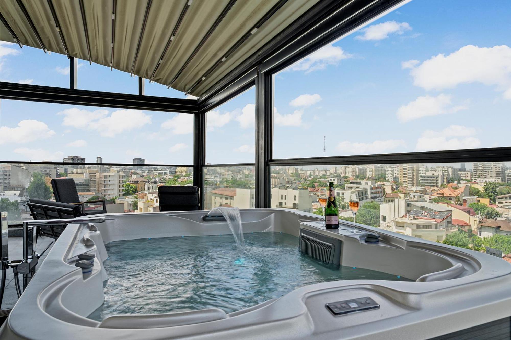 Apartment Crown Penthouse - Luxurious, & Vista Bucharest