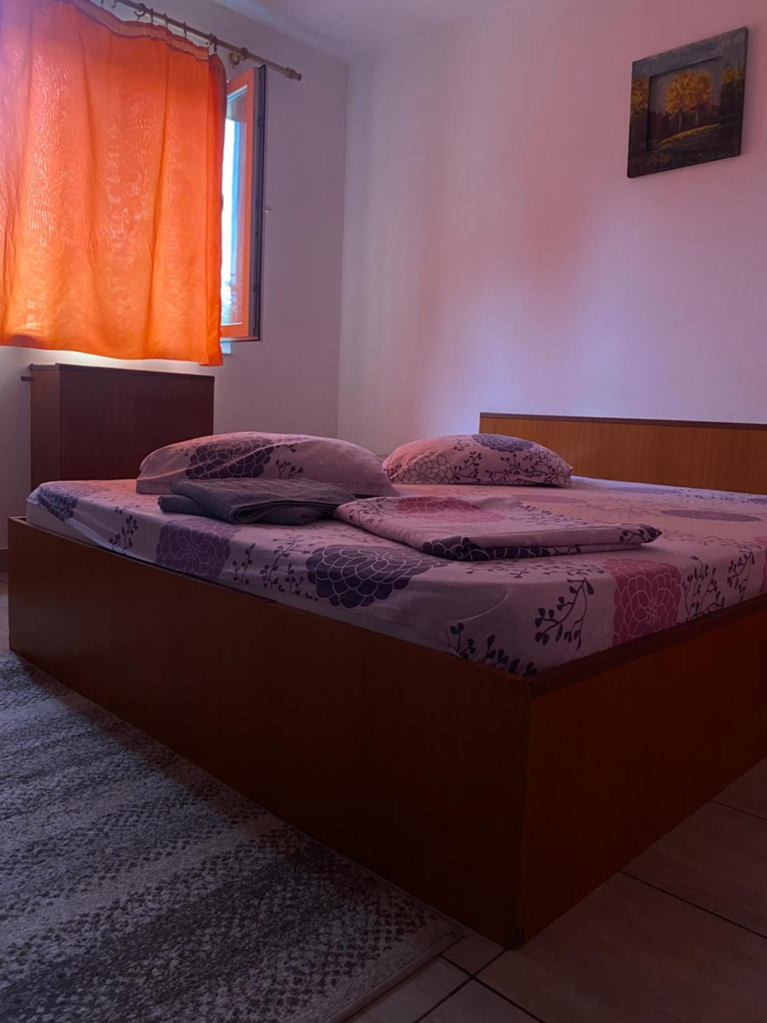 Quiet Garden 1st Floor Villa Bucharest