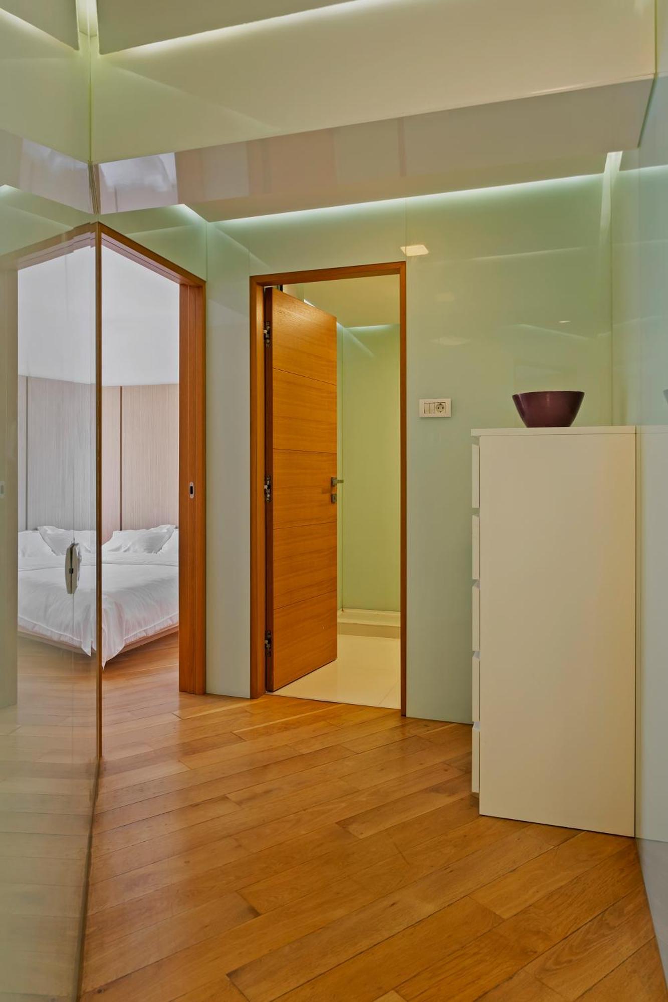Edes Perfect Location & Modern Apartment Bucharest