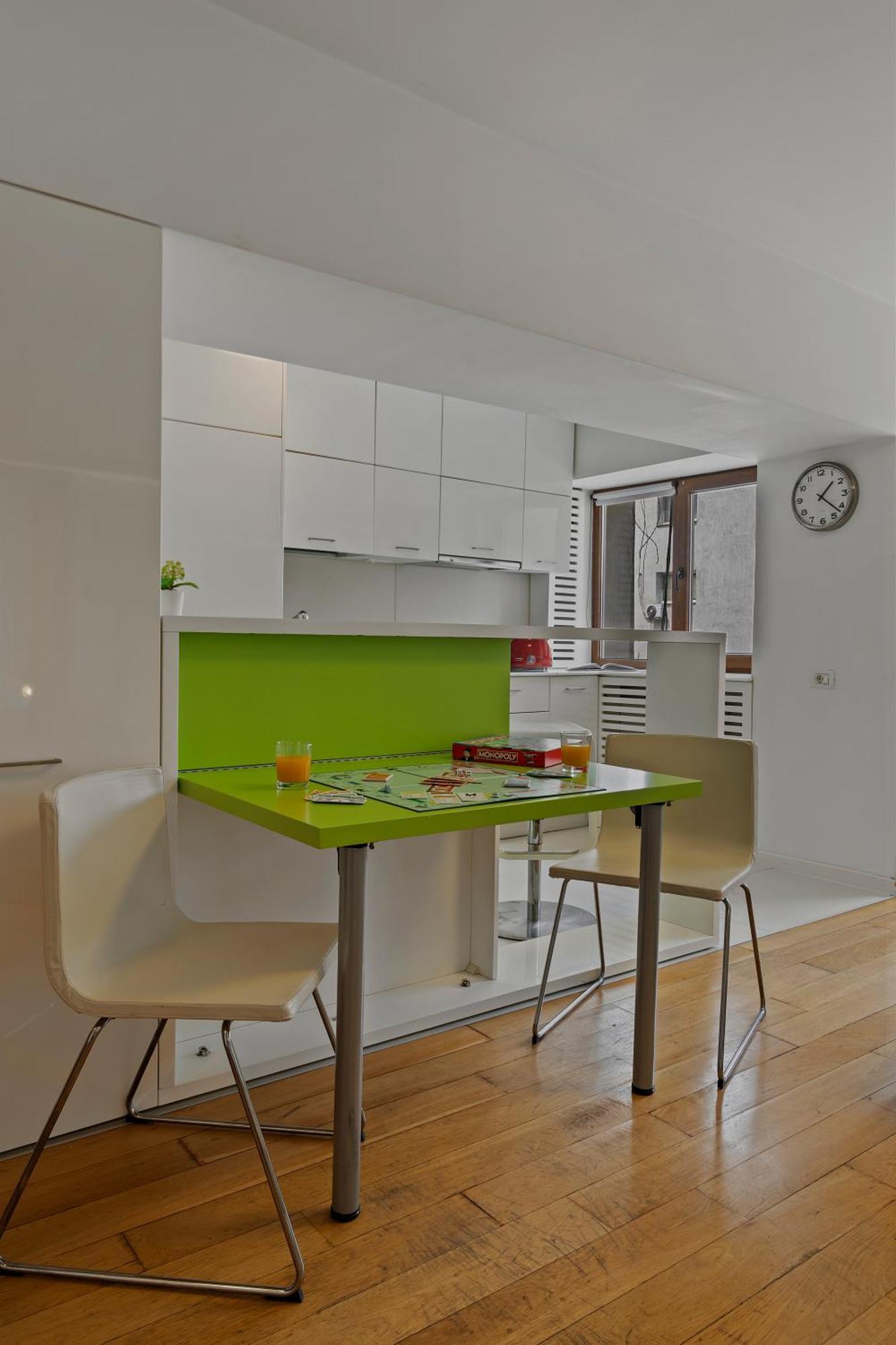 Edes Perfect Location & Modern * Bucharest